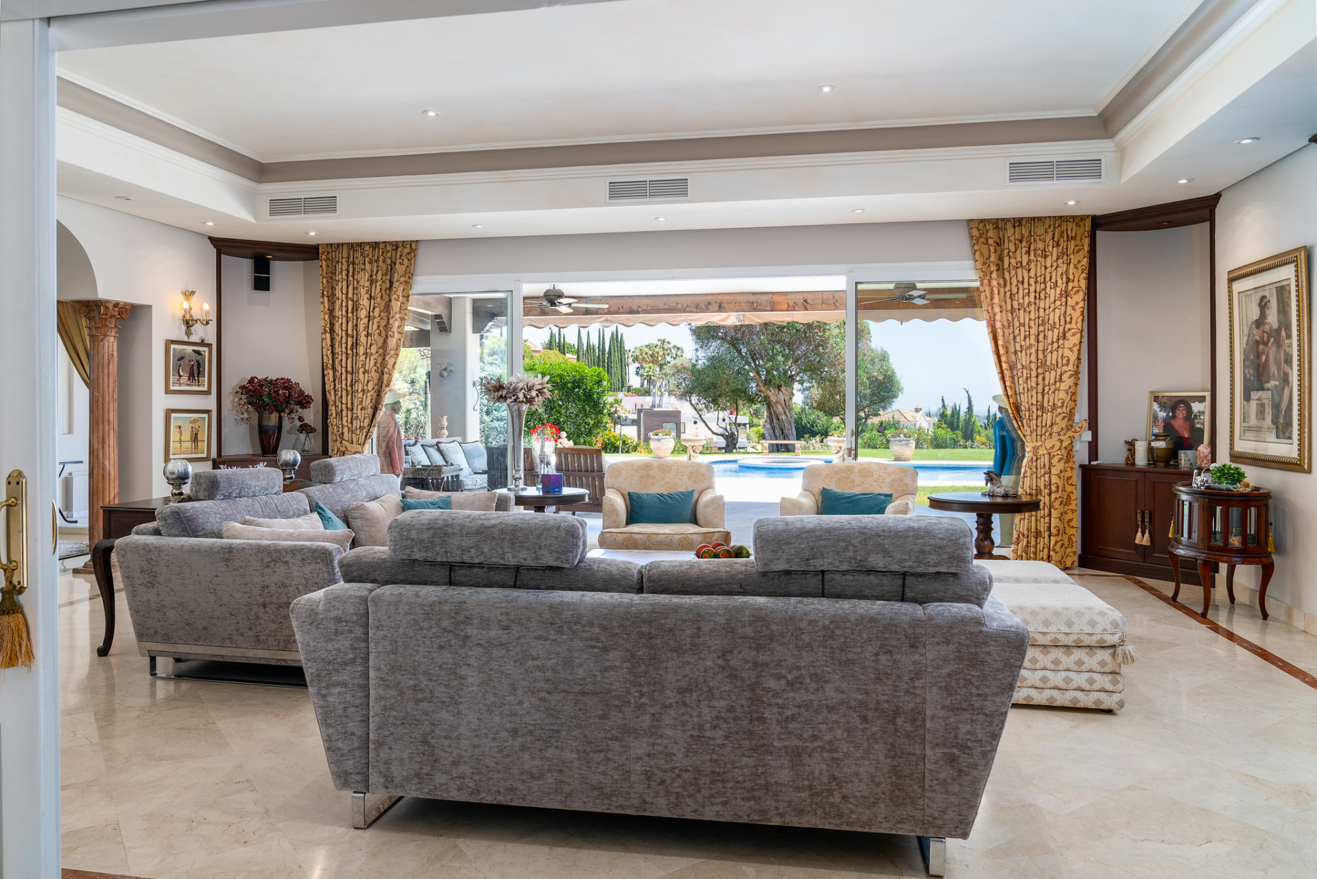 Impressive Luxury Mansion