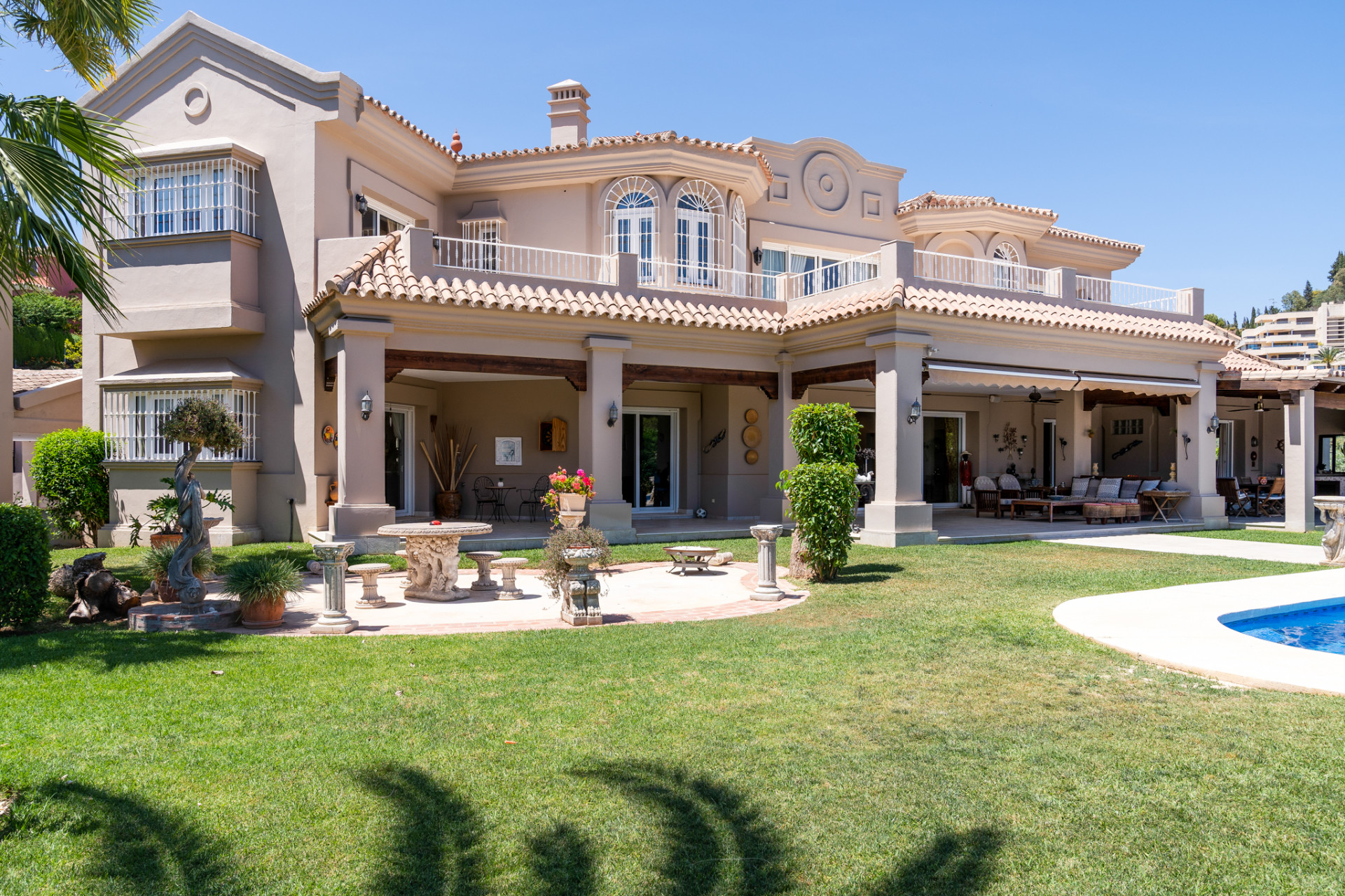 Impressive Luxury Mansion