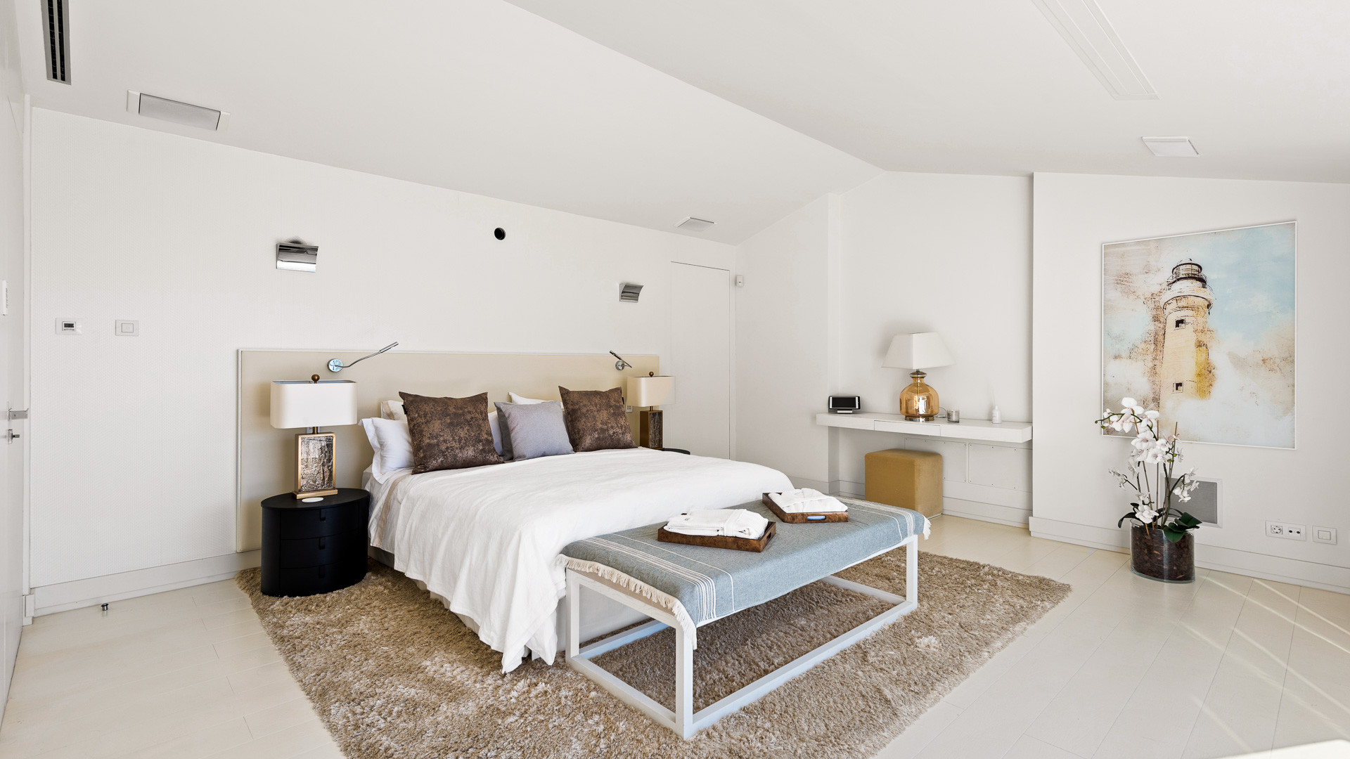 Exquisite Villa With Sea Views on The Golden Mile