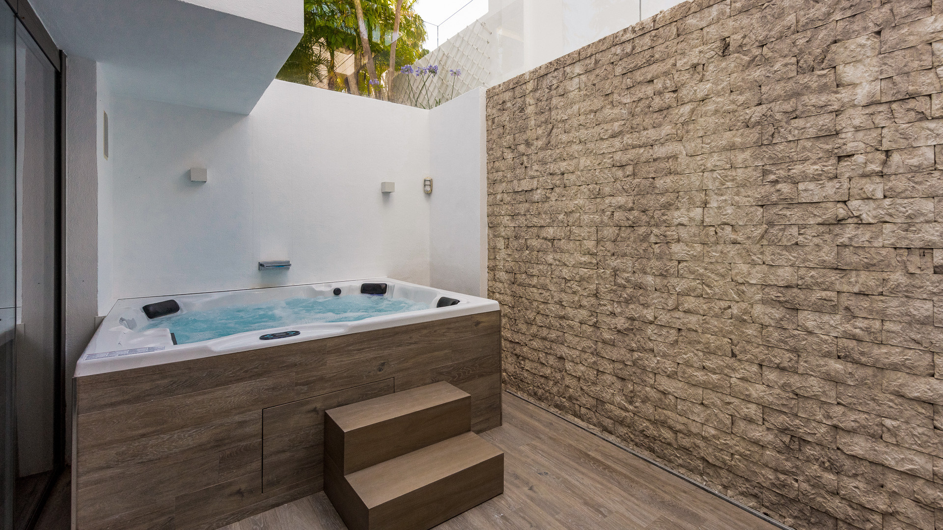 Exquisite Villa With Sea Views on The Golden Mile