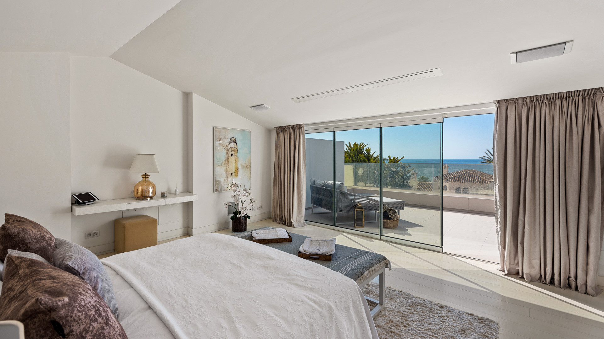 Exquisite Villa With Sea Views on The Golden Mile