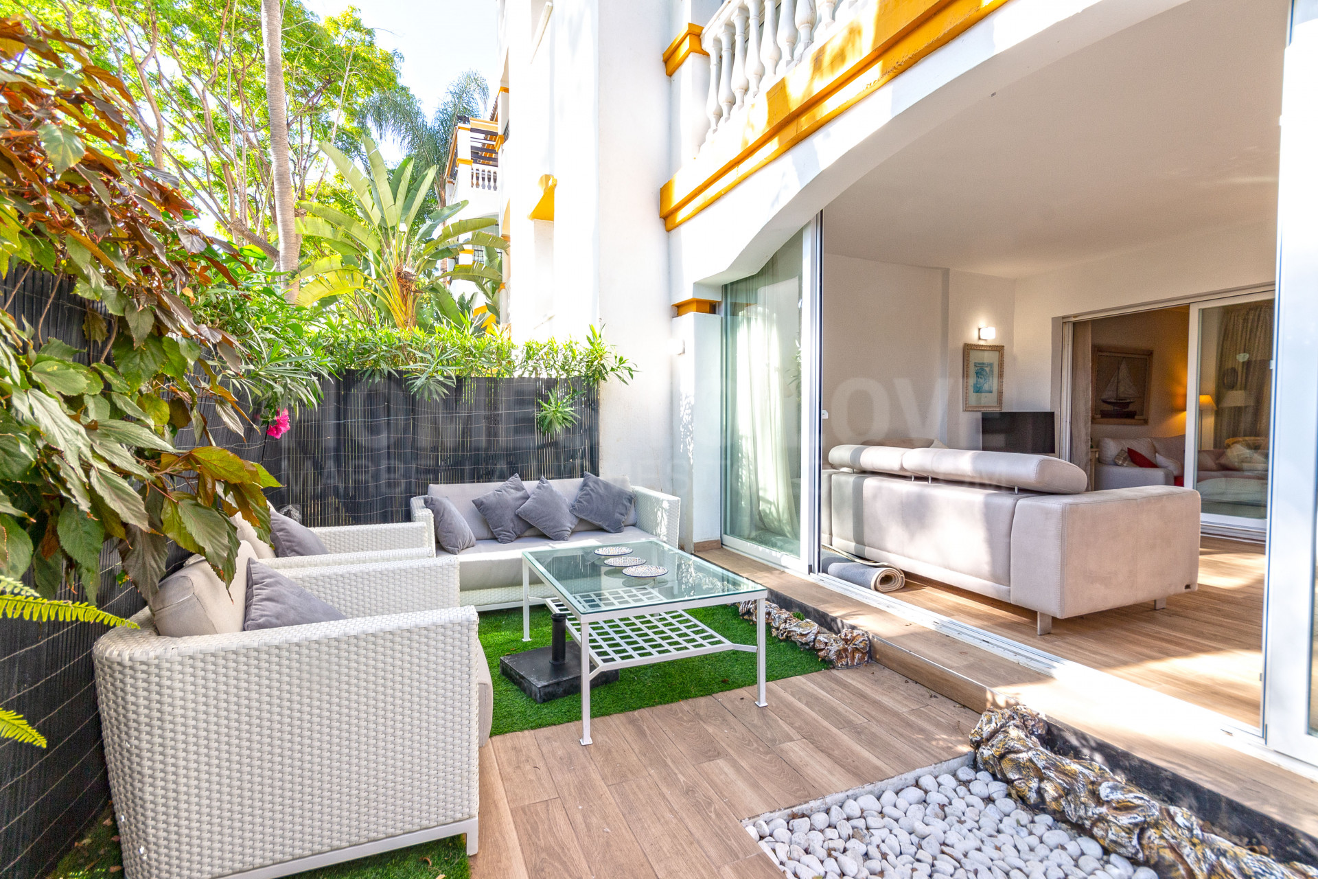 Апартамент на нижнем этаже на продажу в La Dama de Noche, Новая Андалусия