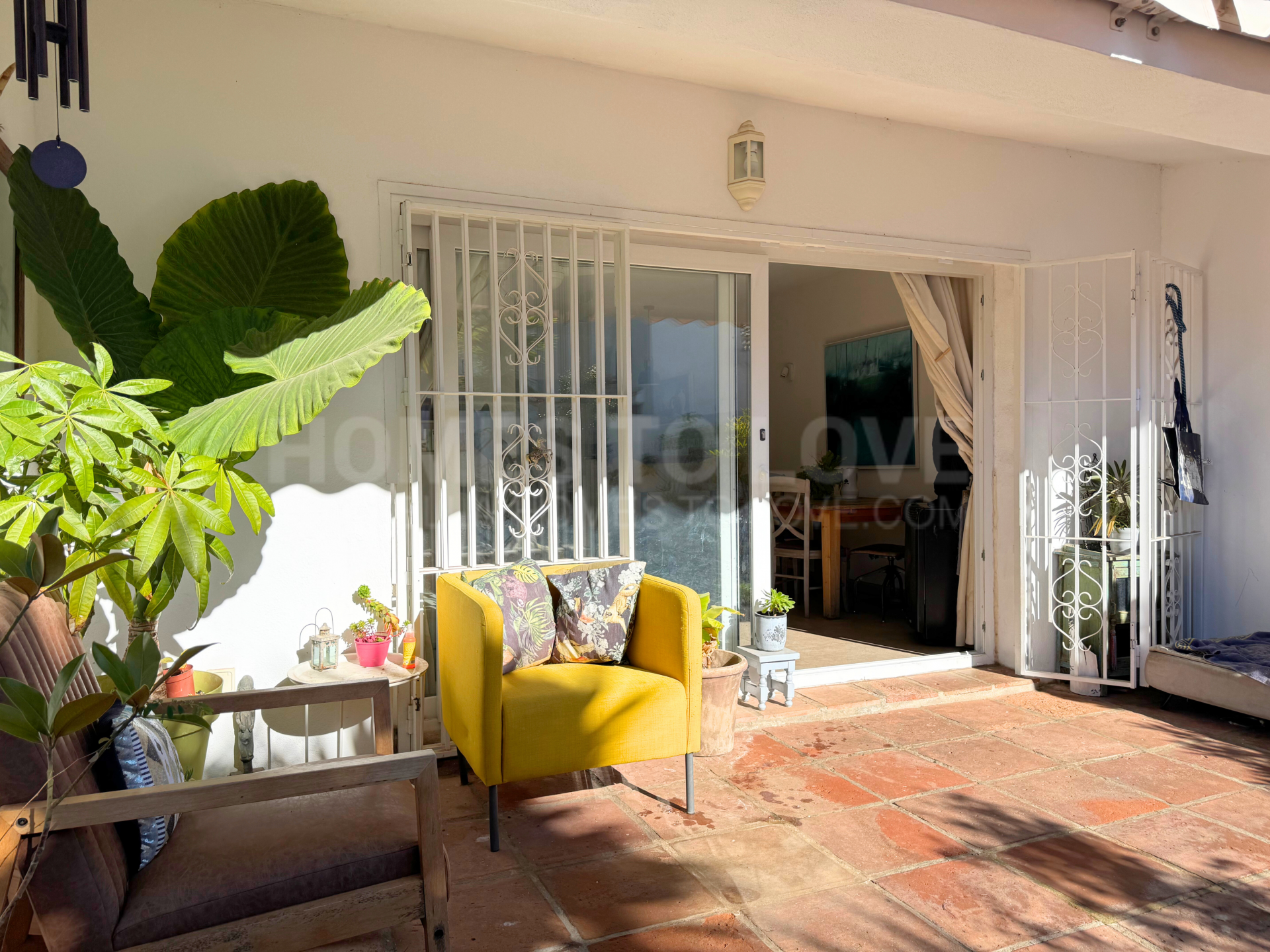 Maison mitoyenne avec terrain de 300 m² dans une impasse calme à vendre à El Saladillo, Estepona