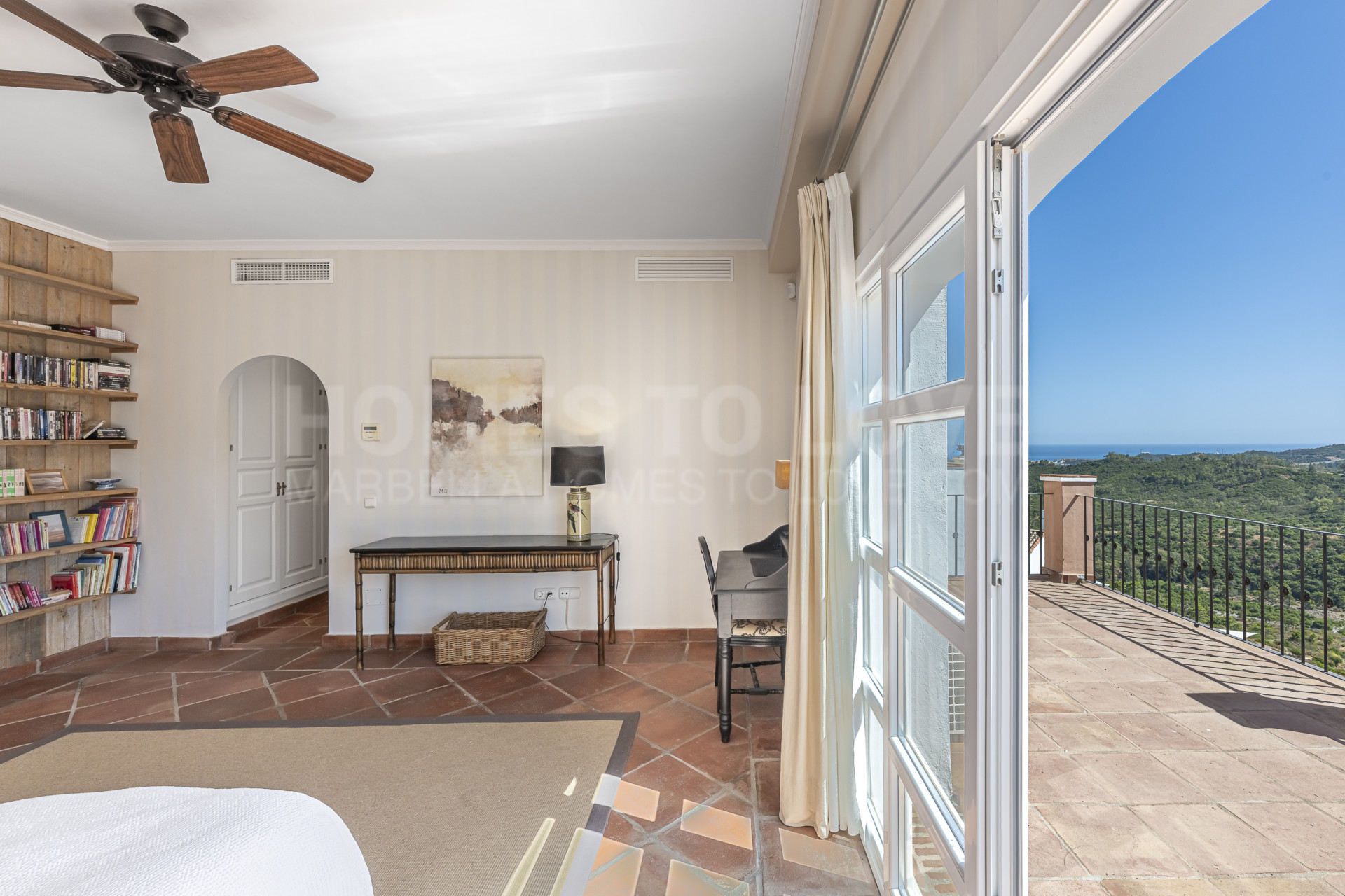 Four-Bed Hillside Detached House with Pool and Sea Views, Monte Mayor, Benahavis