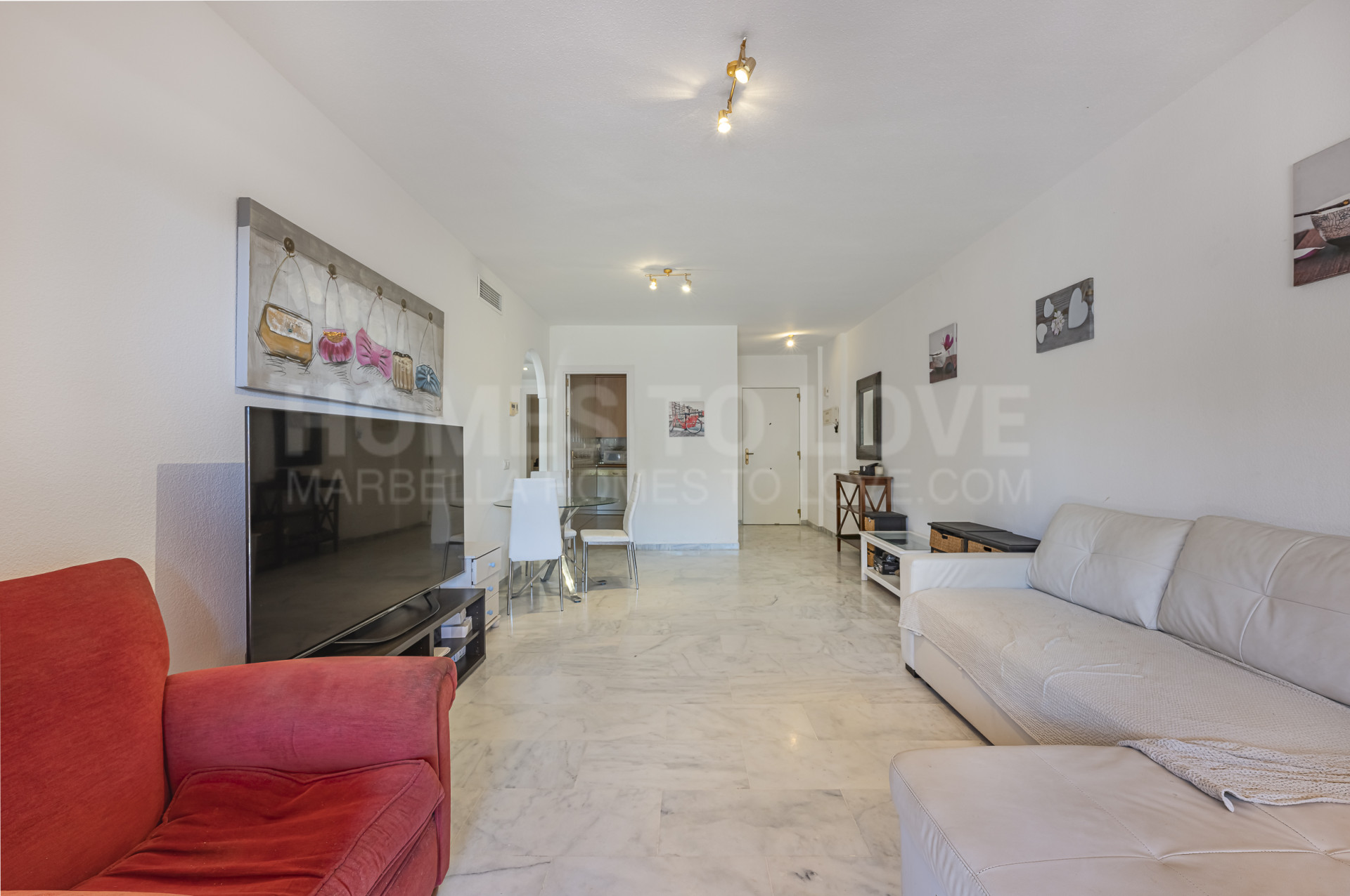 Ground Floor Apartment with Spacious Terrace – La Reserva de Marbella, Las Chapas