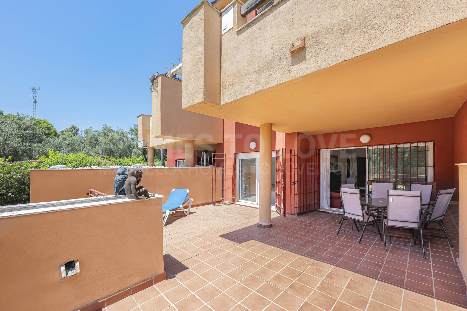 Ground Floor Apartment with Spacious Terrace – La Reserva de Marbella, Las Chapas