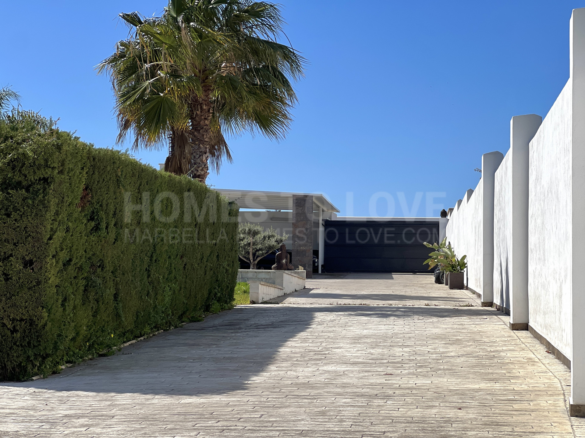 Impresionante finca de 3 dormitorios con cuadras para caballos en venta en Estepona