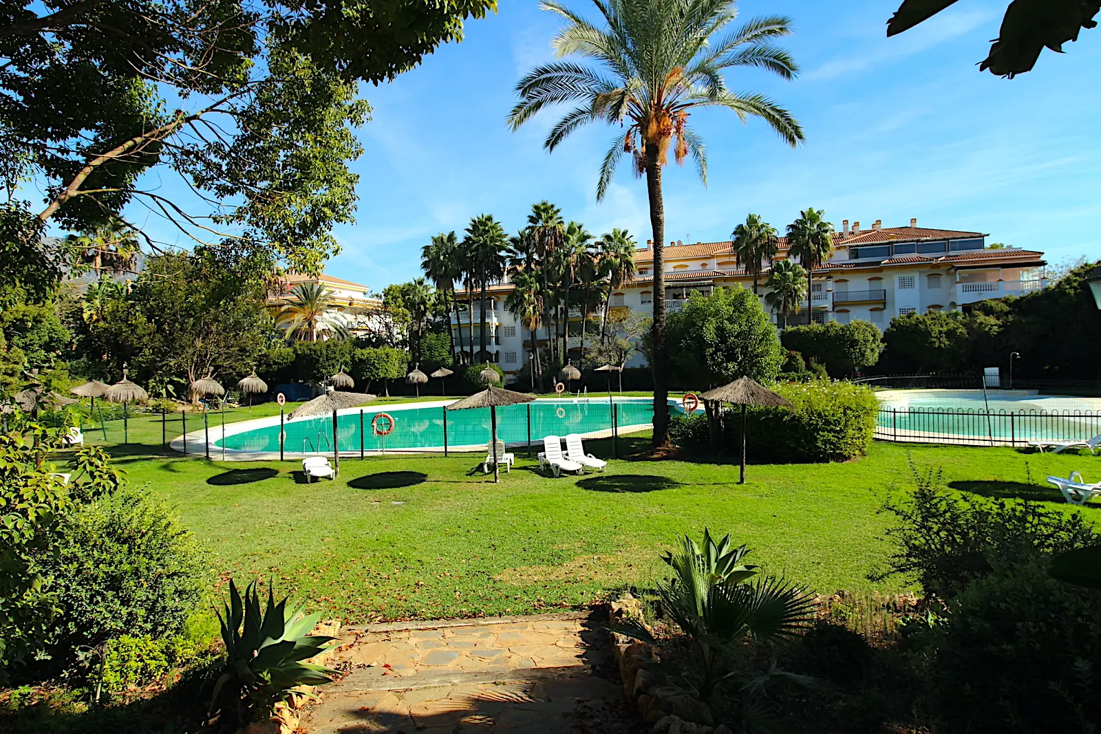 Appartement begane grond voor lange verhuur in Nueva Andalucia, Marbella
