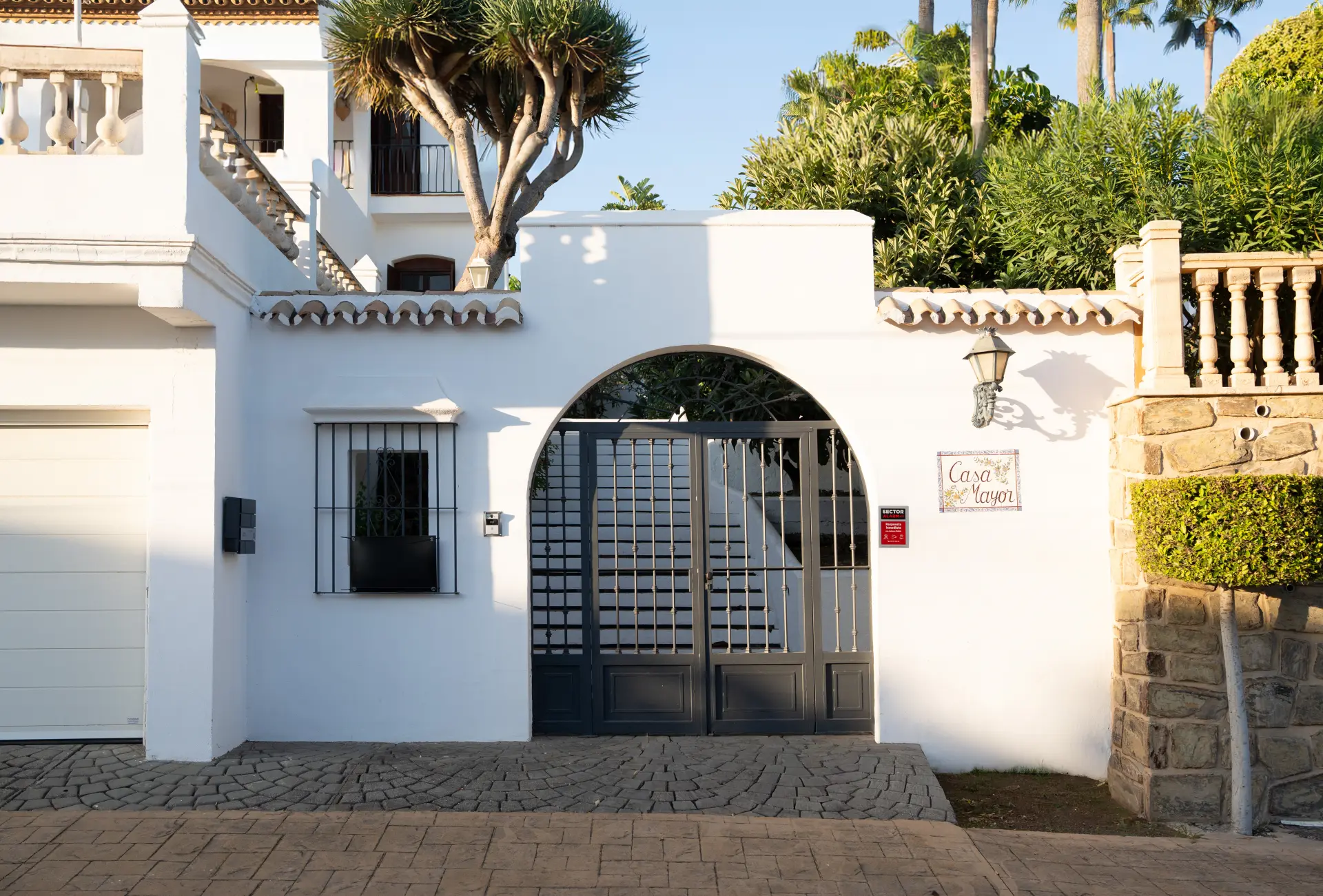 Charming family villa with panoramic sea views in Seghers, Estepona