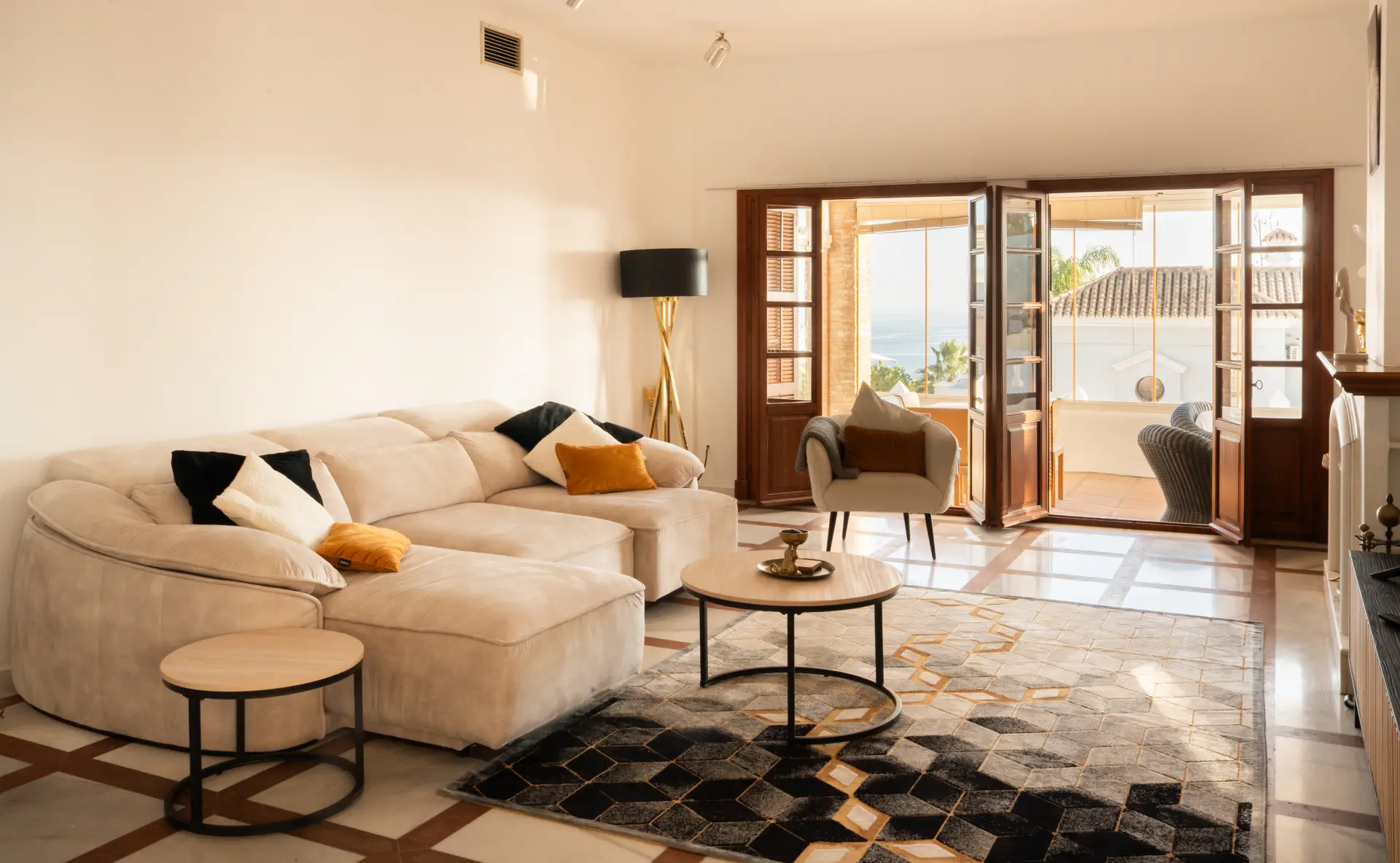 Charming family villa with panoramic sea views in Seghers, Estepona