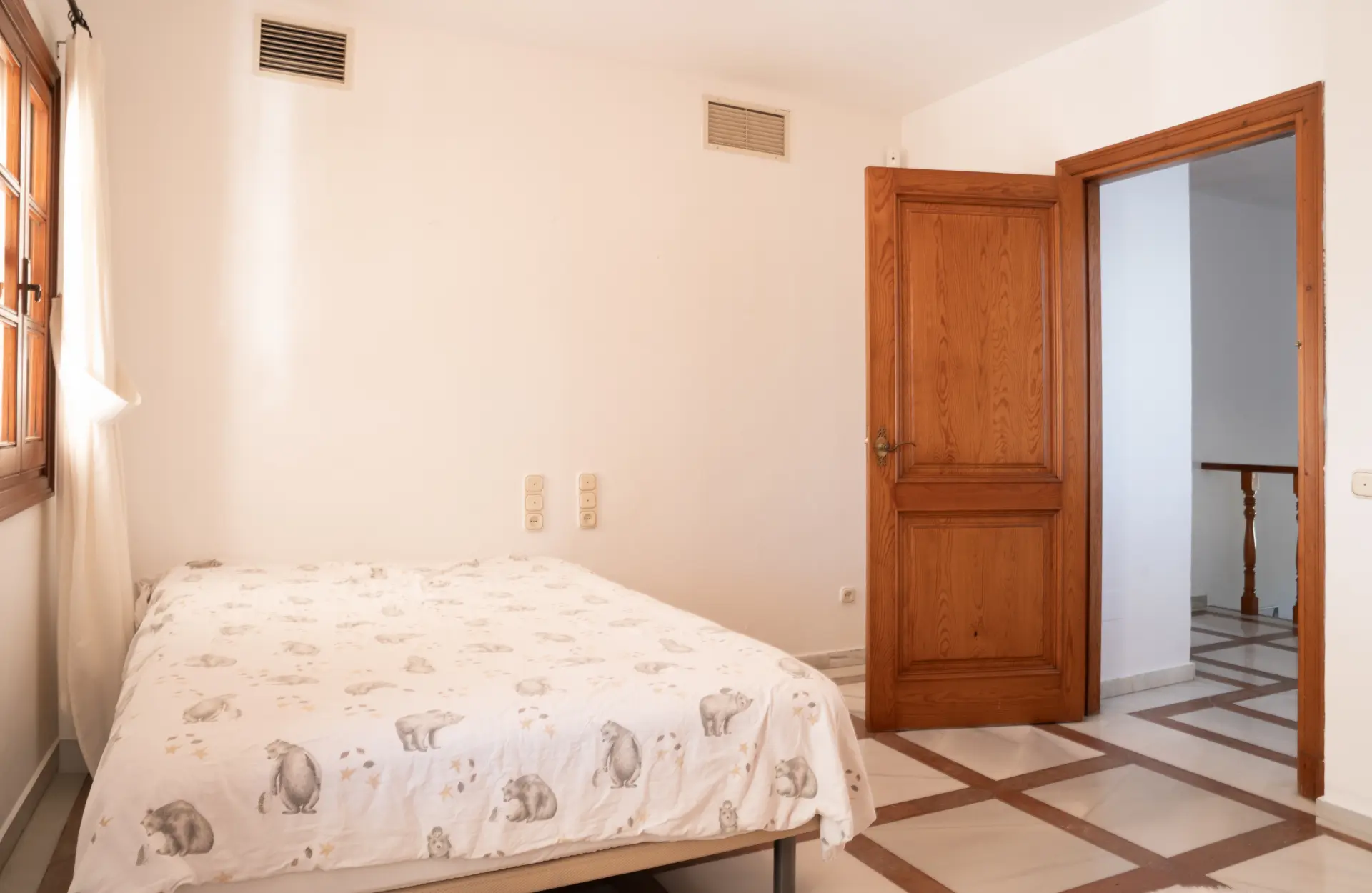 Charming family villa with panoramic sea views in Seghers, Estepona
