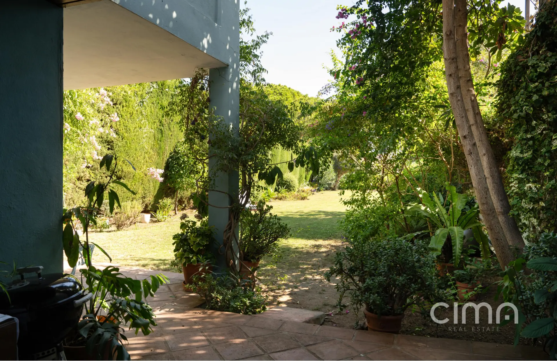 Frontline golf townhouse in Guadalmina Alta