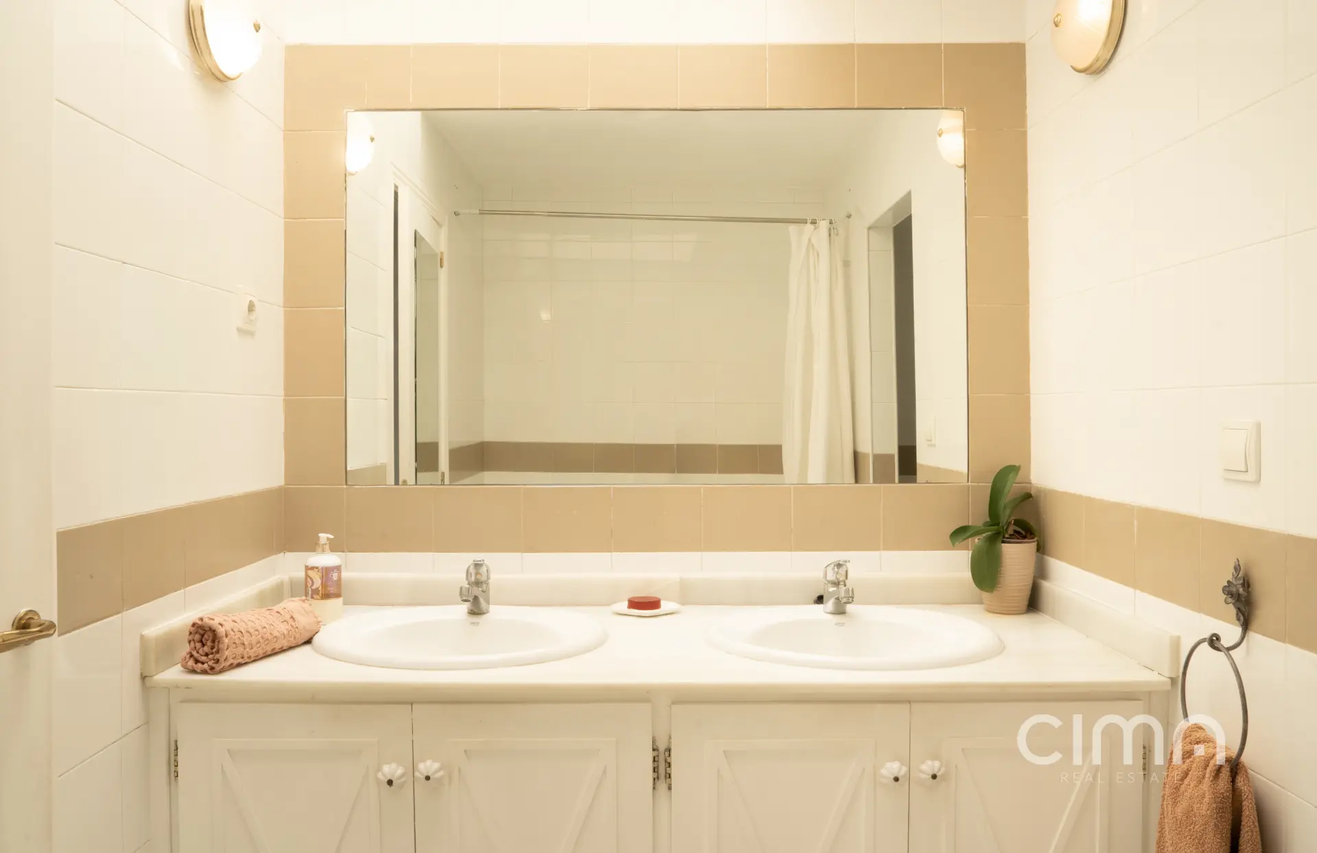 Frontline golf townhouse in Guadalmina Alta