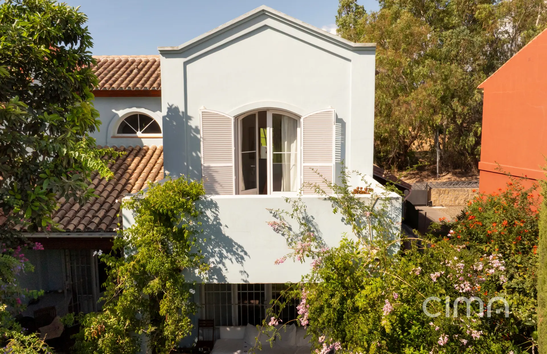 Frontline golf townhouse in Guadalmina Alta