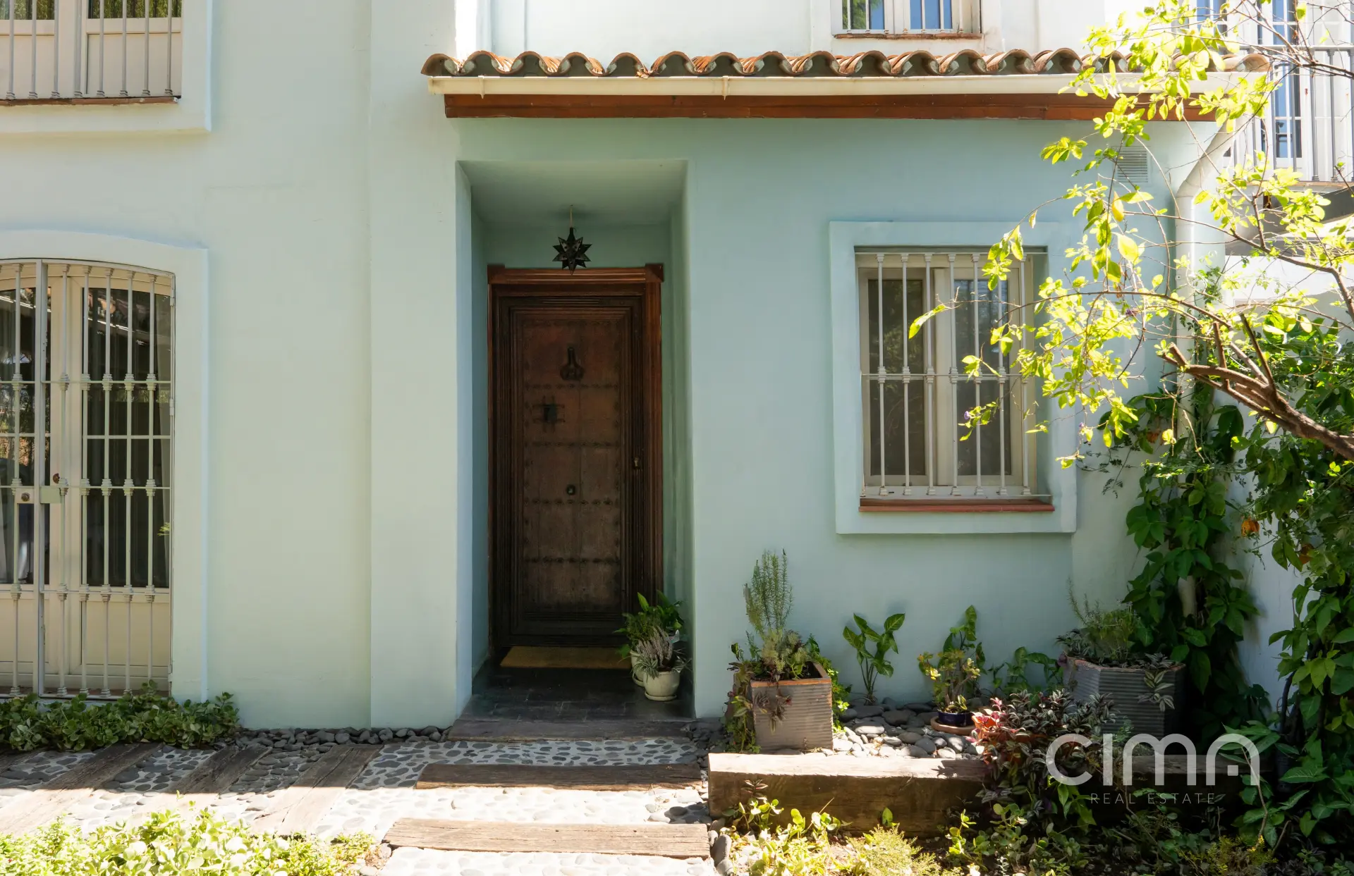 Frontline golf townhouse in Guadalmina Alta