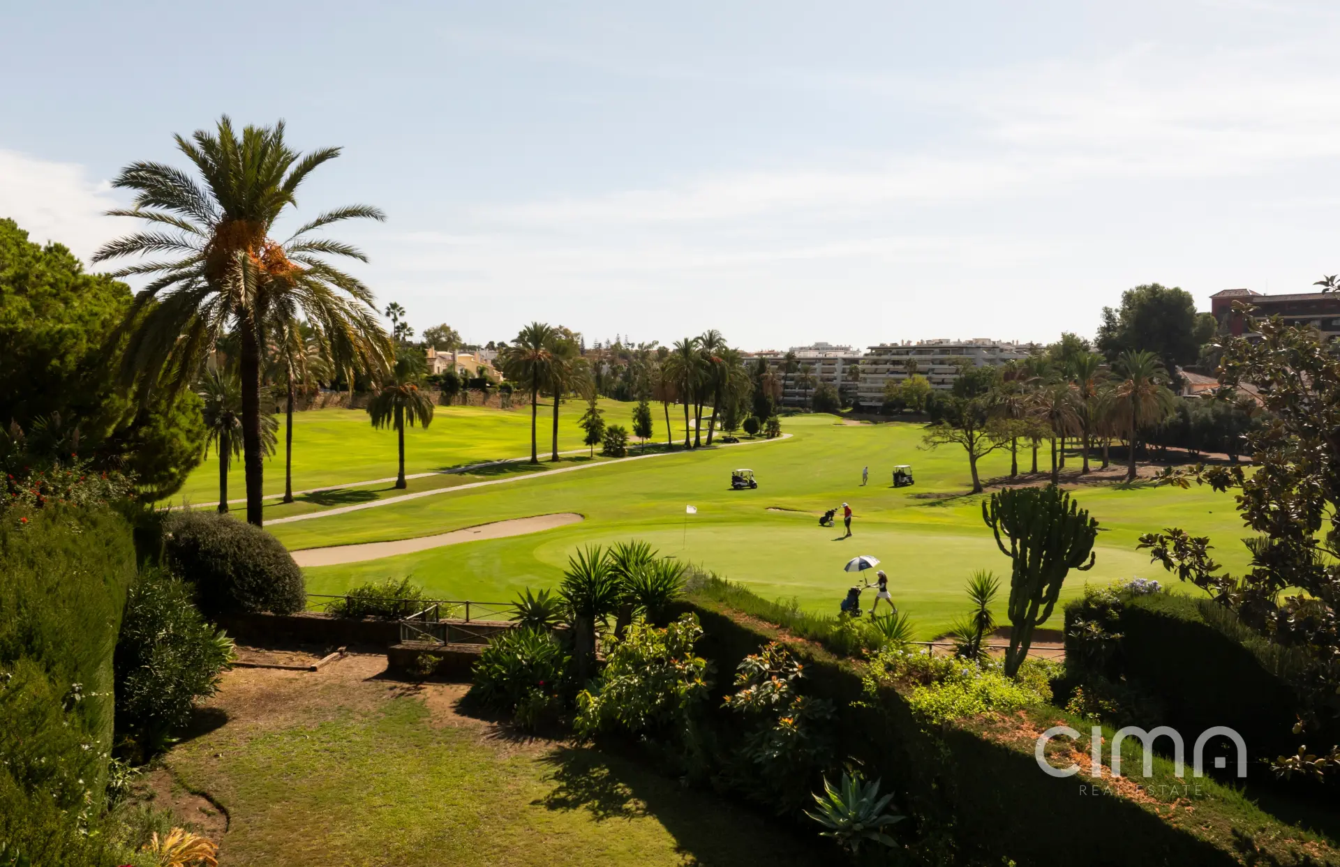 Frontline golf townhouse in Guadalmina Alta