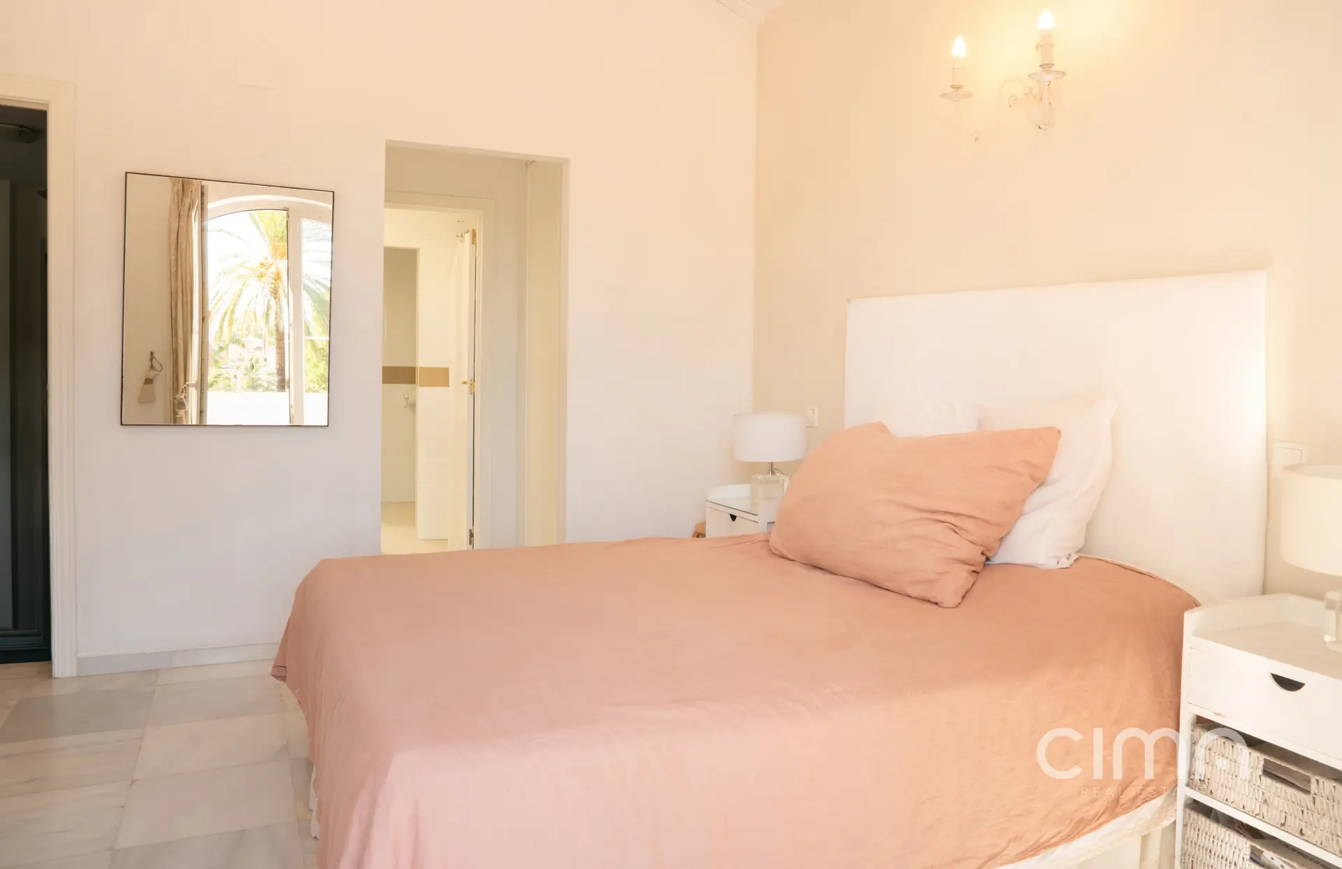 Frontline golf townhouse in Guadalmina Alta