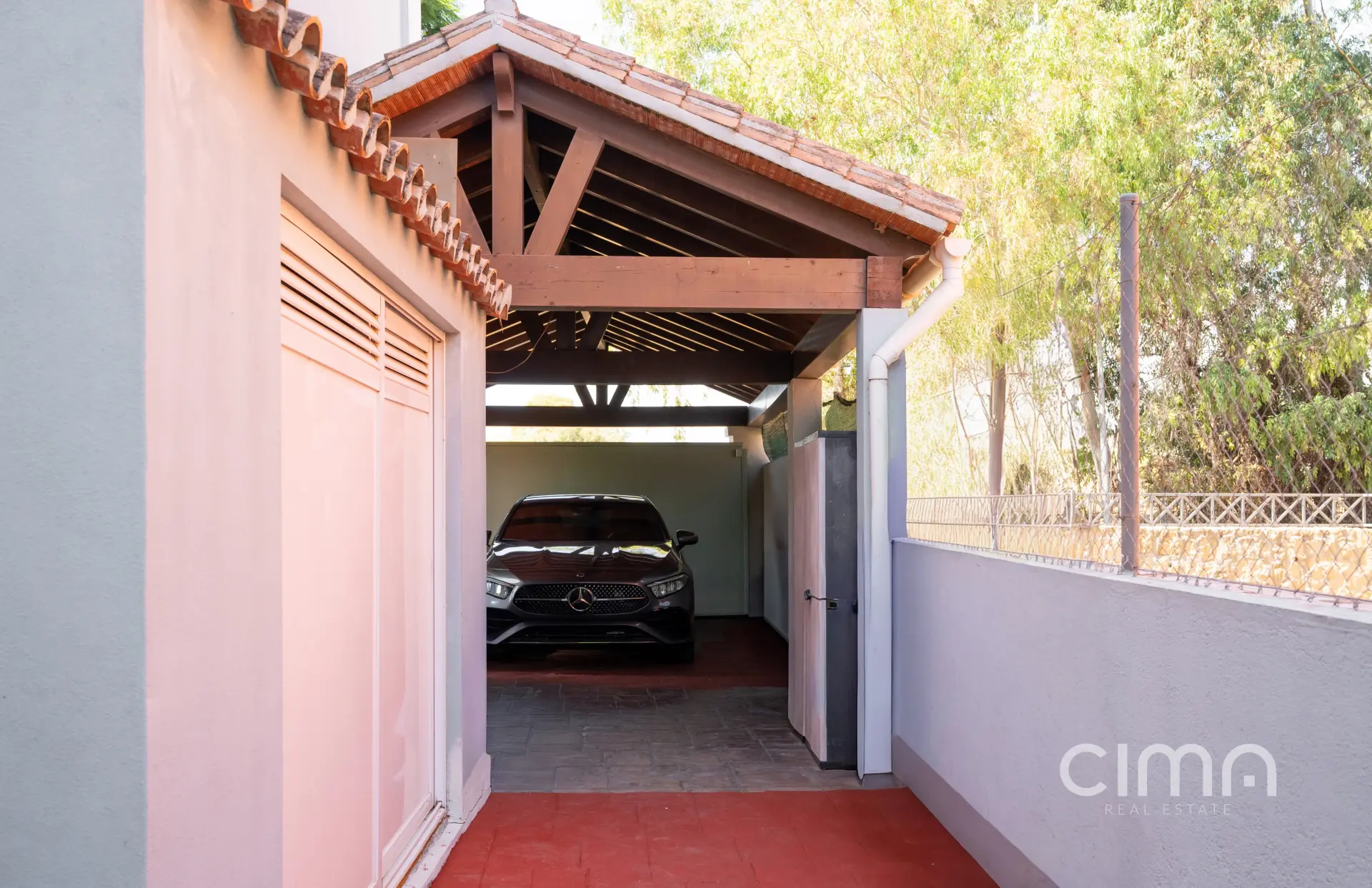 Frontline golf townhouse in Guadalmina Alta