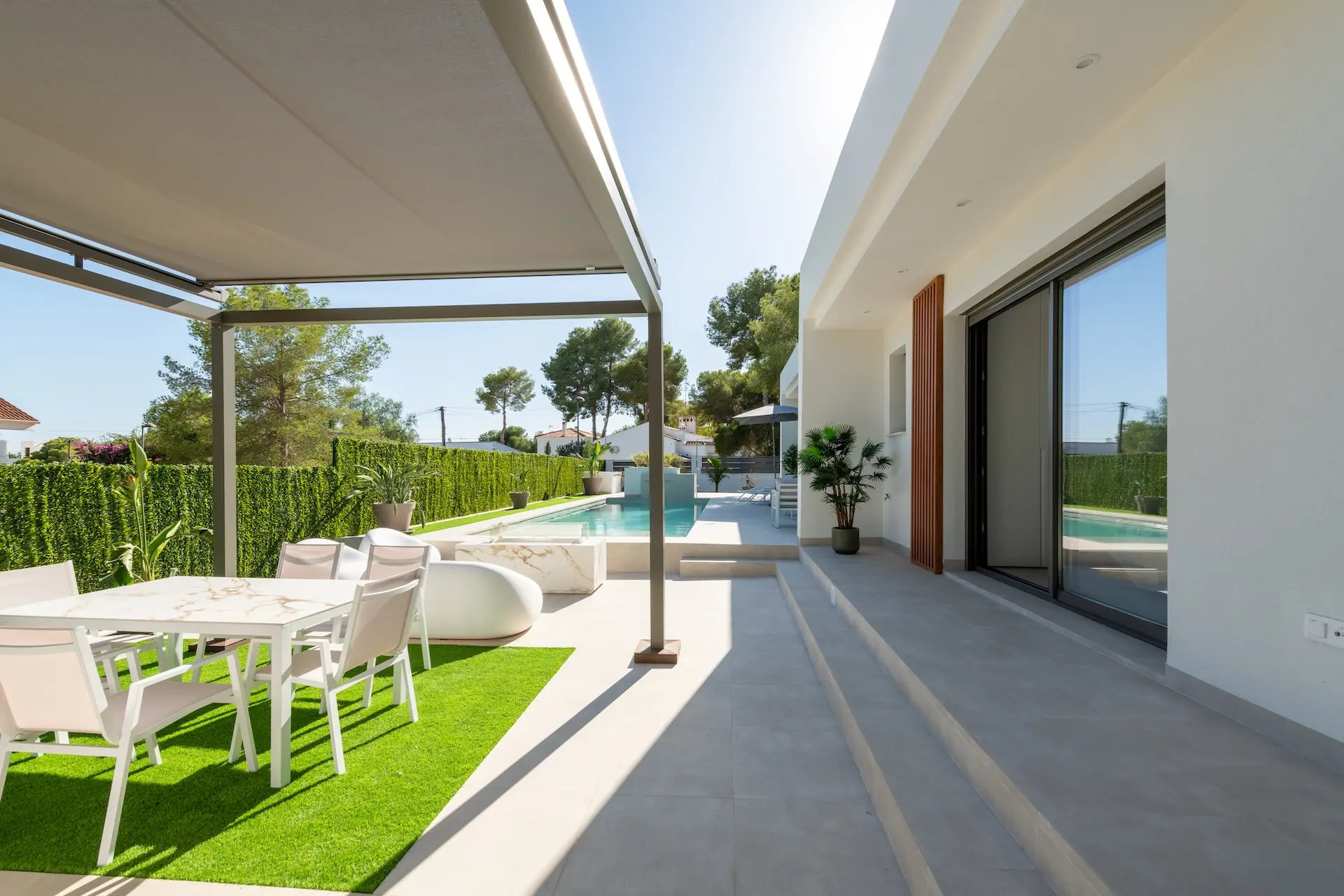 Luxury 3 bed villa with pool for sale in Pinar de Campoverde
