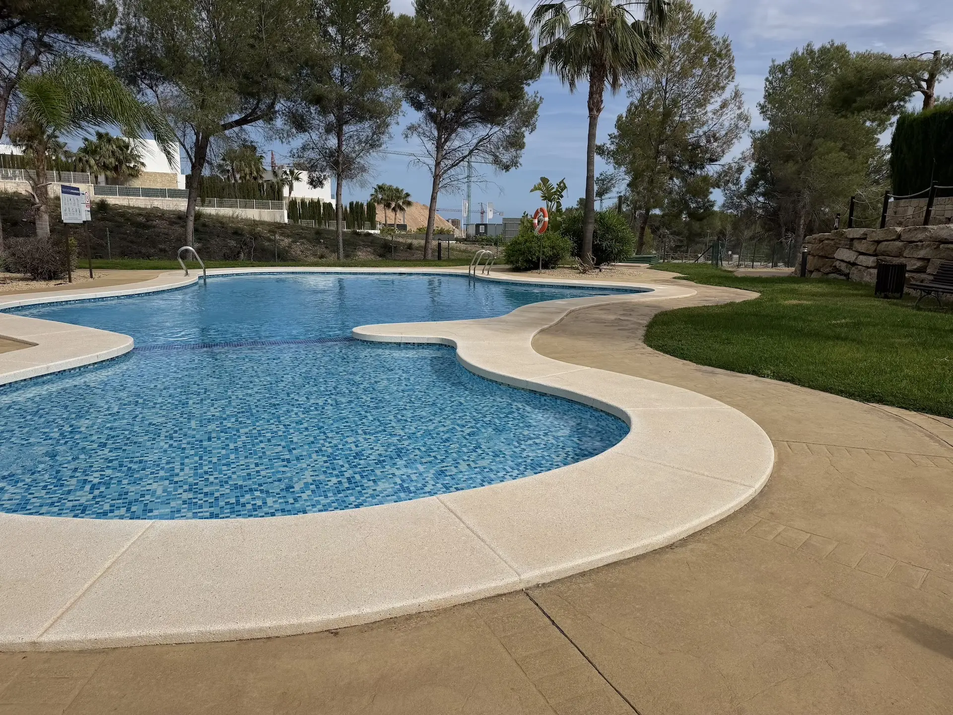 Modern 3-bedroom townhouse for sale in Sierra Cortina