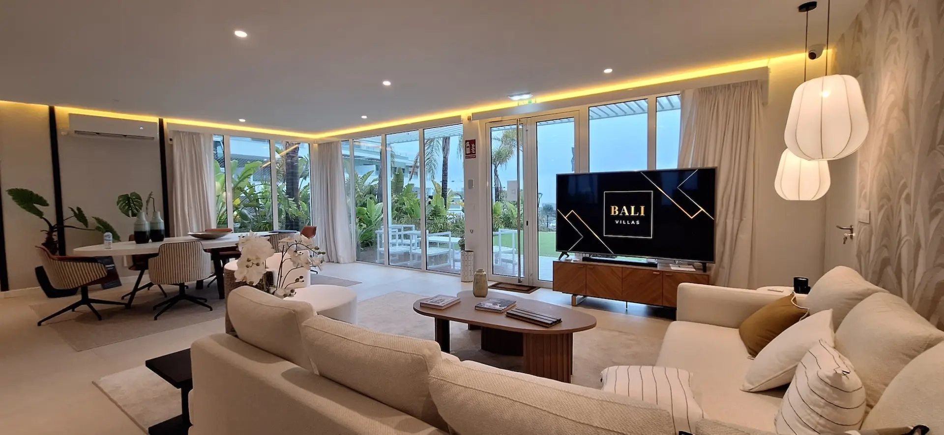 19 Elegant 3 bed luxury villas with private pools and amazing facilities for sale in La Cala de Mijas