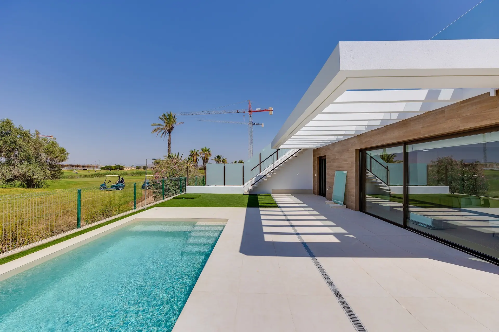 Moderne villa met 4 slaapkamers te koop in Serena Golf, Los Alcazares