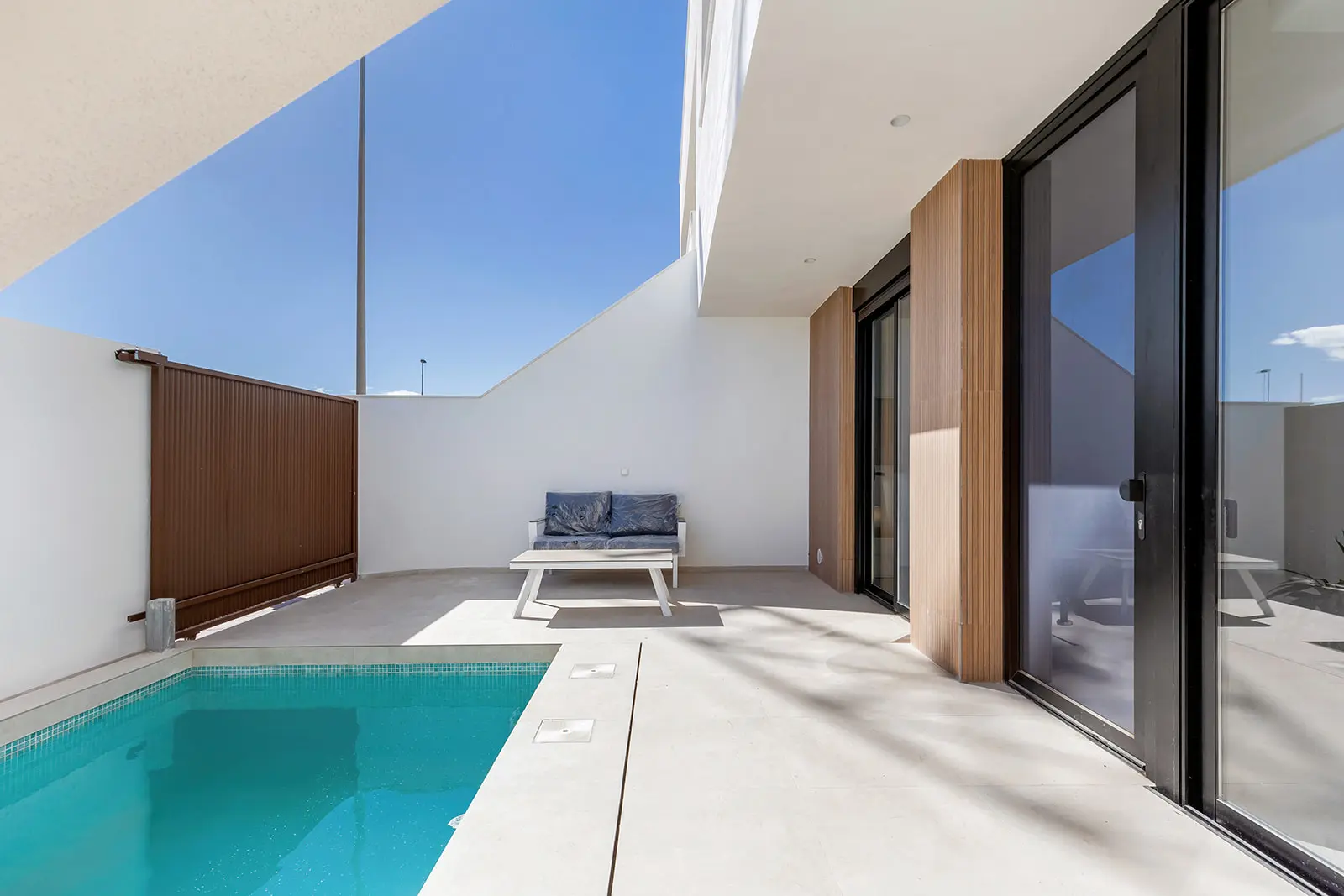 8 Modern apartment for Sale with Private Pool in Santiago de la Ribera