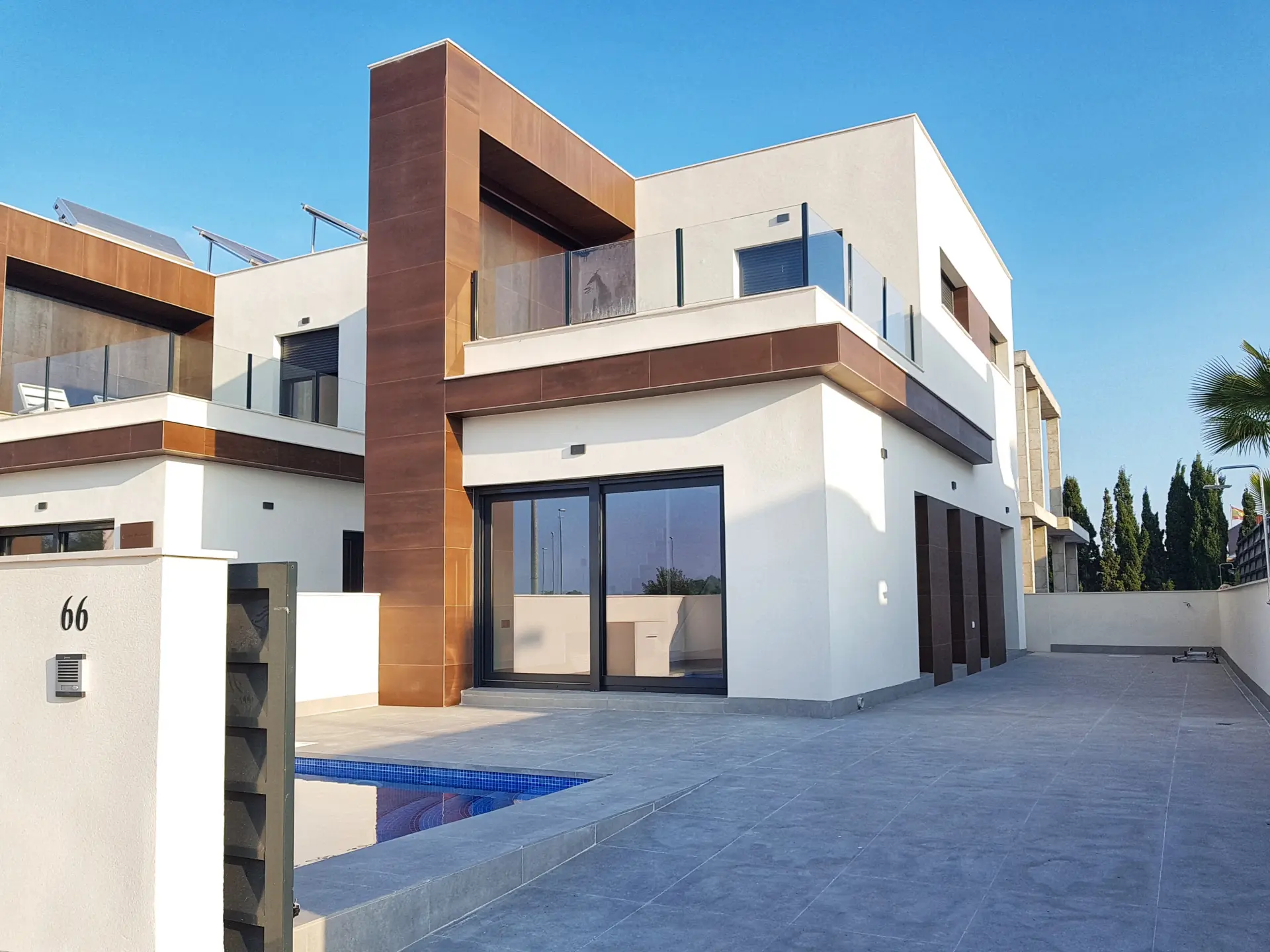 Stylish 3-Bedroom Villas in Costa Blanca with Solarium and Pool