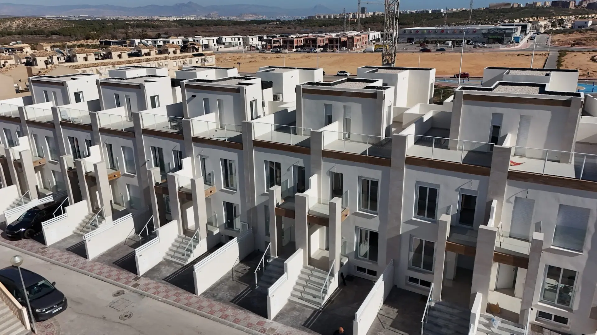 Modernes mediterranes Stadthaus in Gran Alacant zu verkaufen