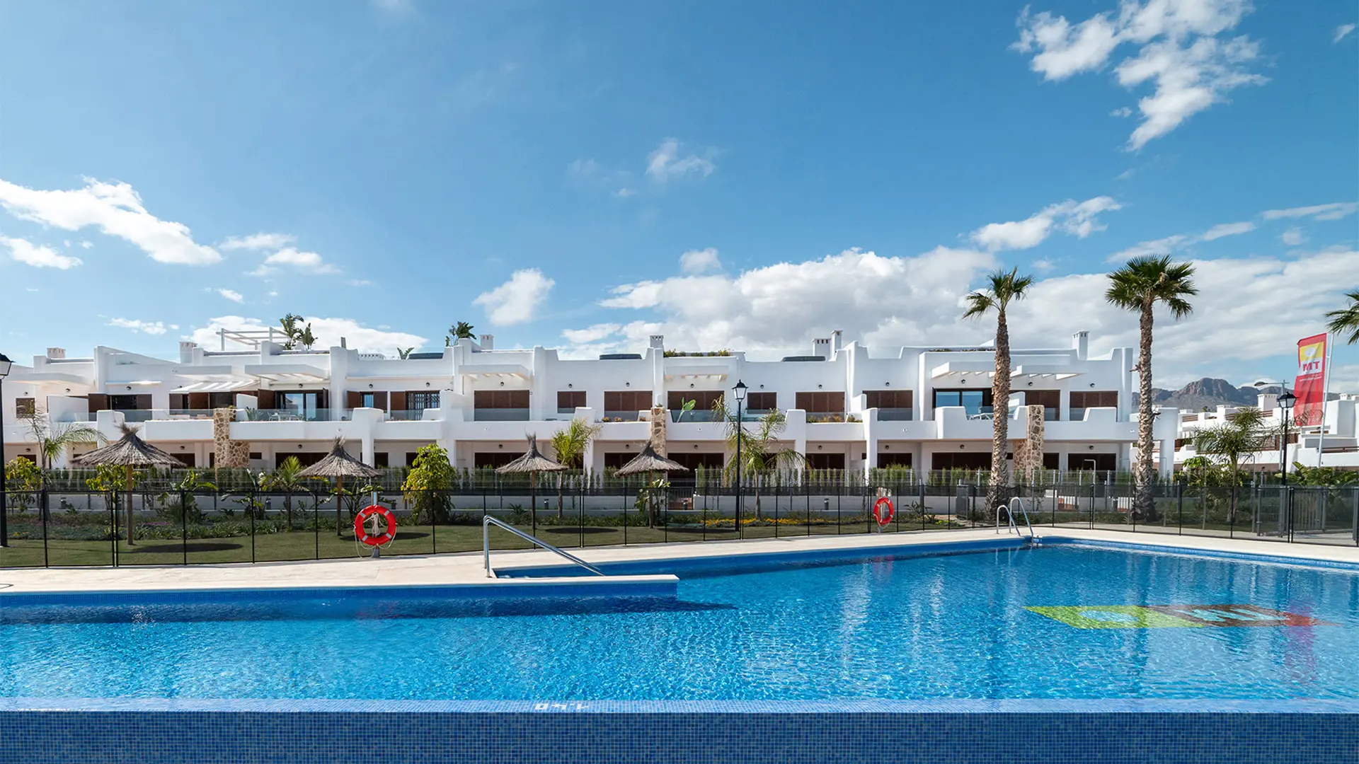 Stunning seafront apartment with 2 bedrooms for sale in Costa Almería