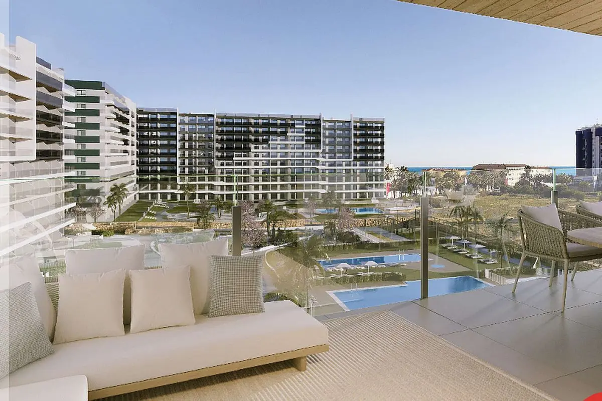 Modern 3 slaapkamer appartement te koop op 200 meter van het strand in Punta Prima