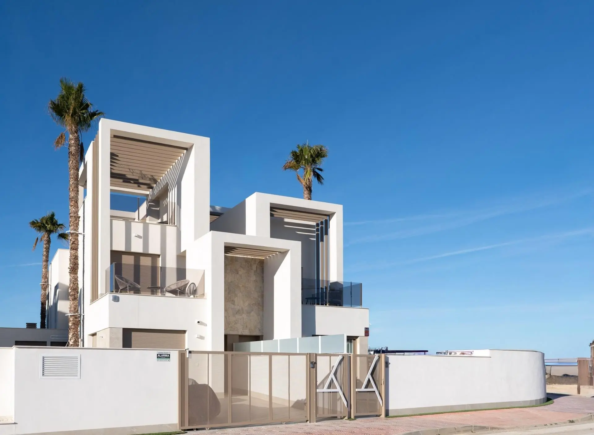 Neubau-Villen mit privatem Pool in Serena Golf-Los Alcazares
