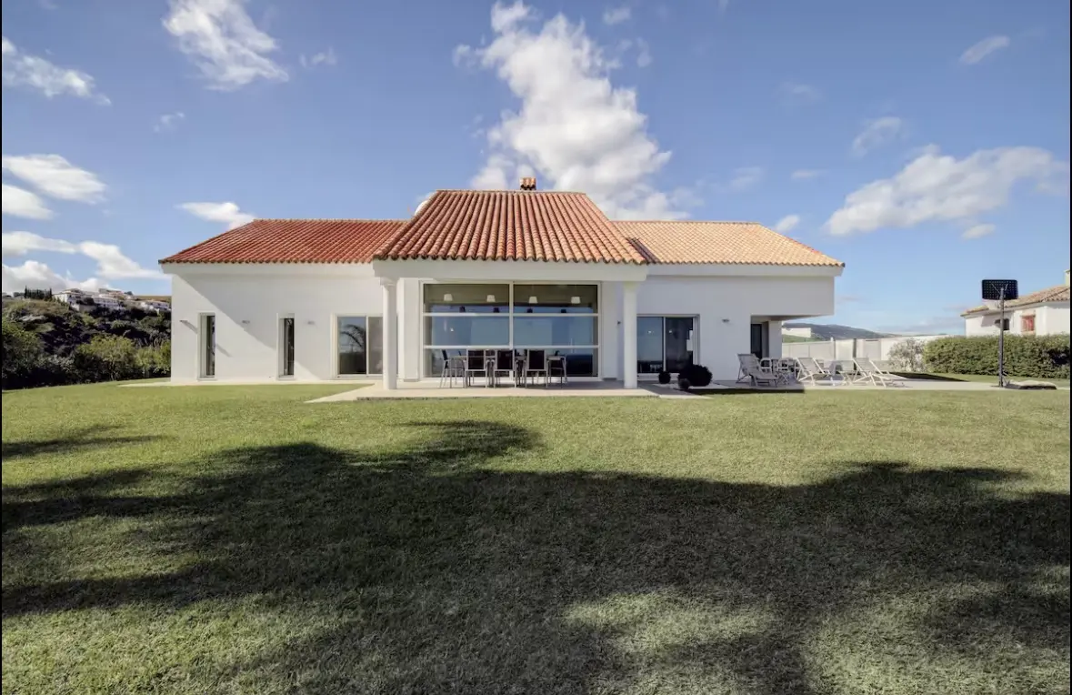Villa en venta en Manilva
