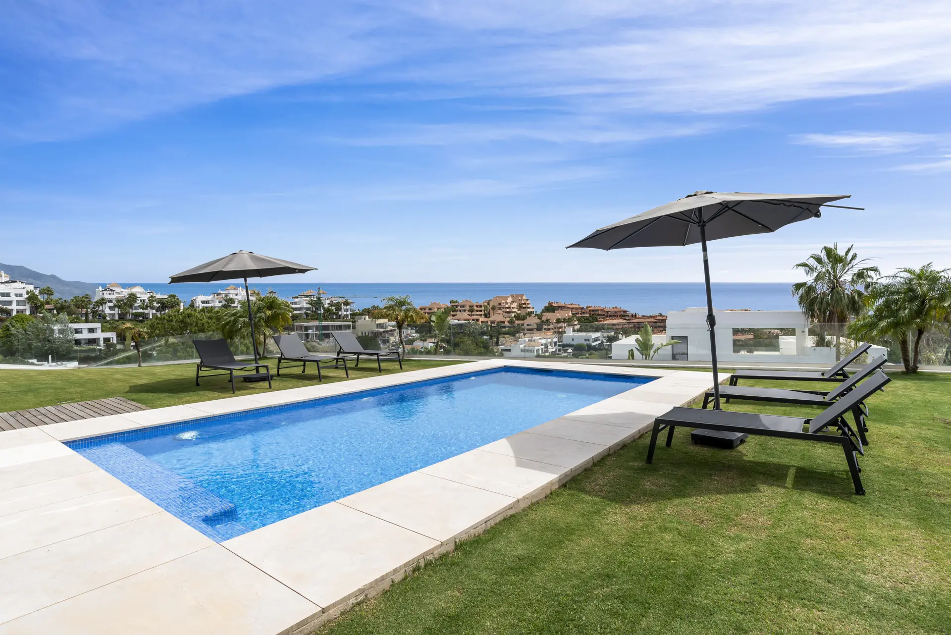 Villa en venta en La Alqueria, Benahavis