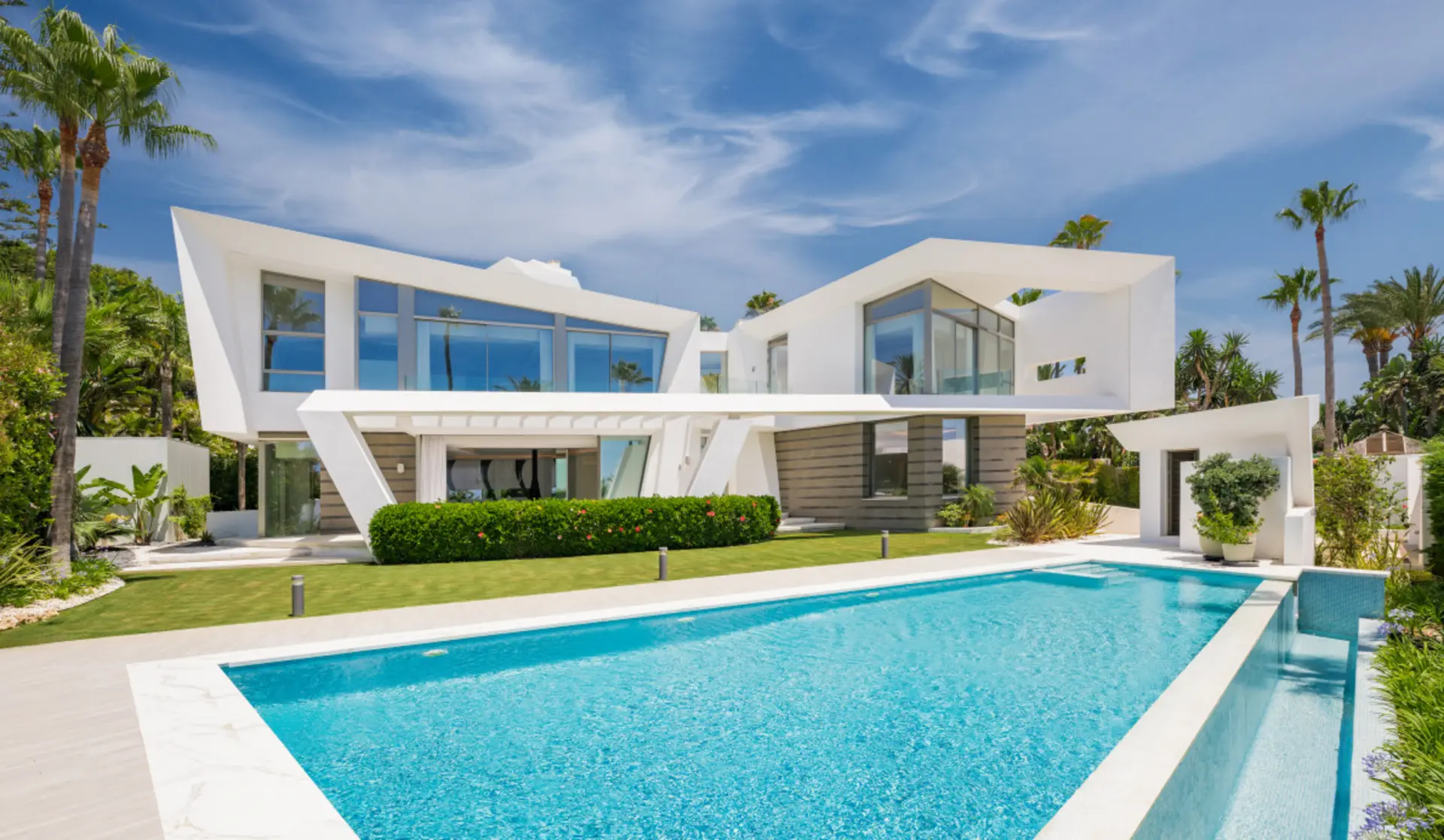Villa till salu i Los Monteros Playa, Marbella Öst