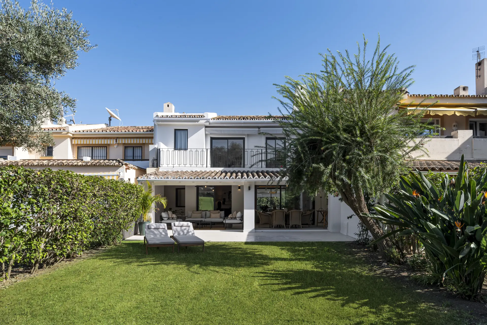 Radhus till salu i Los Olivos, Nueva Andalucia