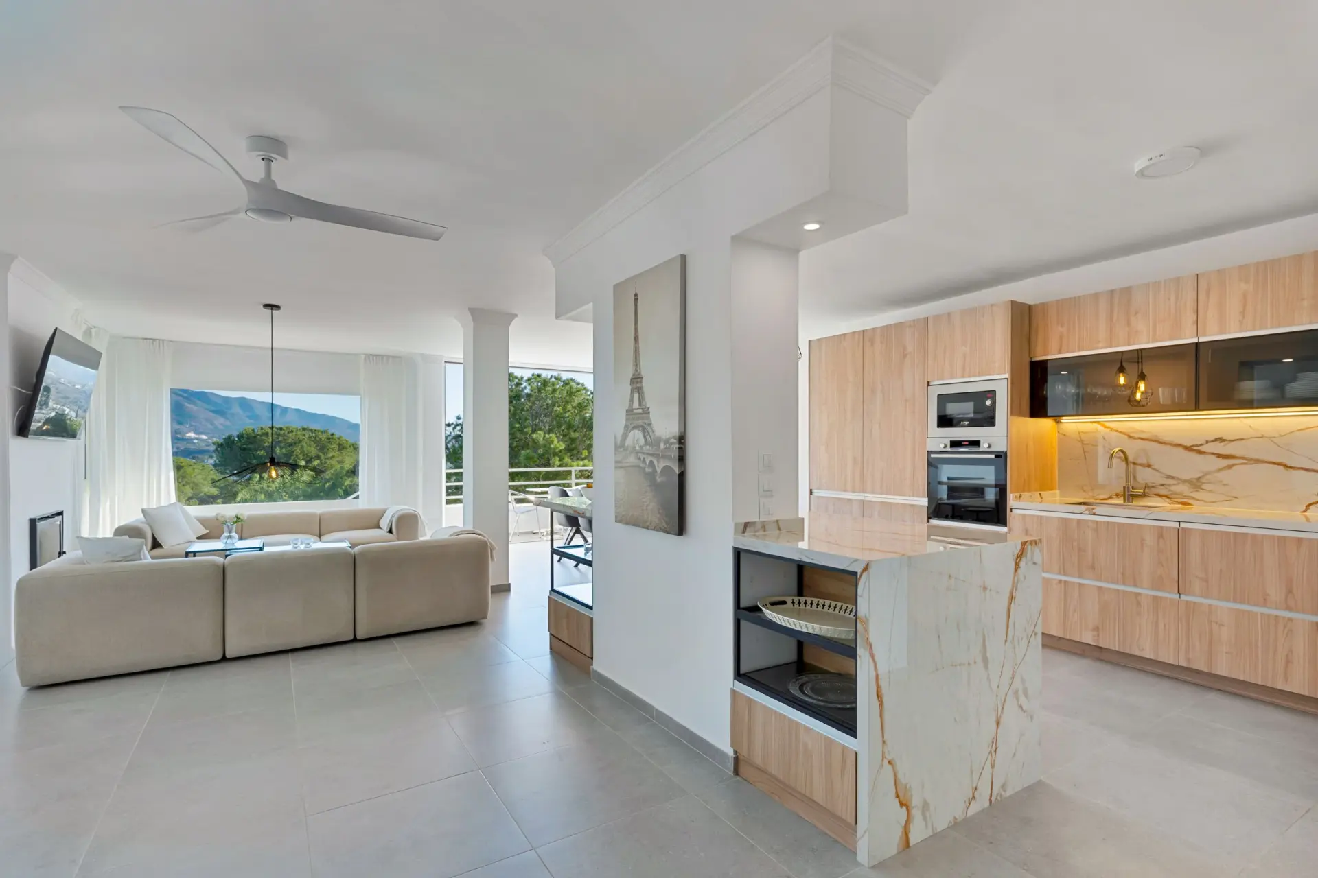 Newly renovated duplex apartment with seaviews
