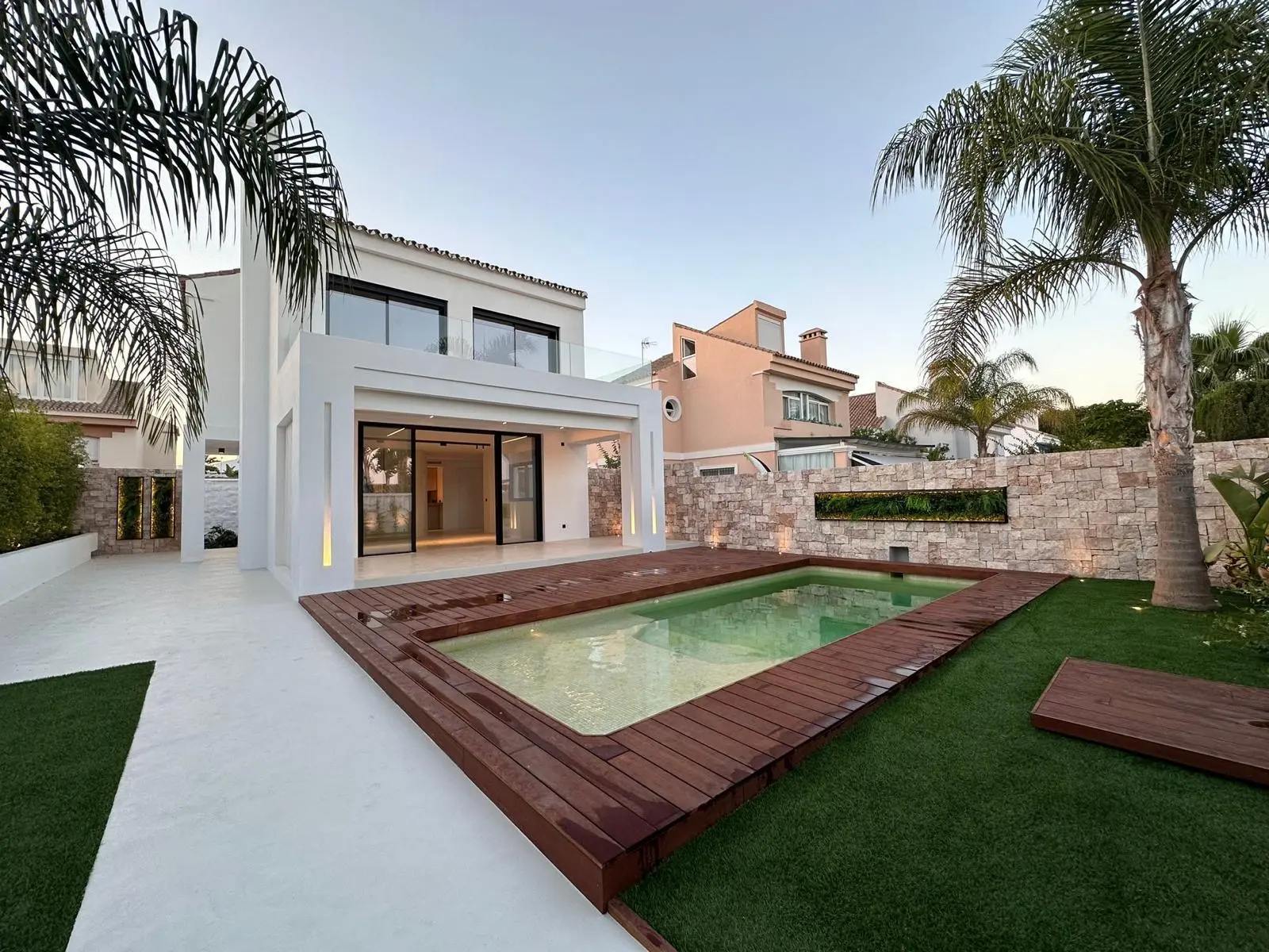 Comoda Villa renoverades nyligen i New Golden Mill - VILLACANA - COSTALITA - Estepona