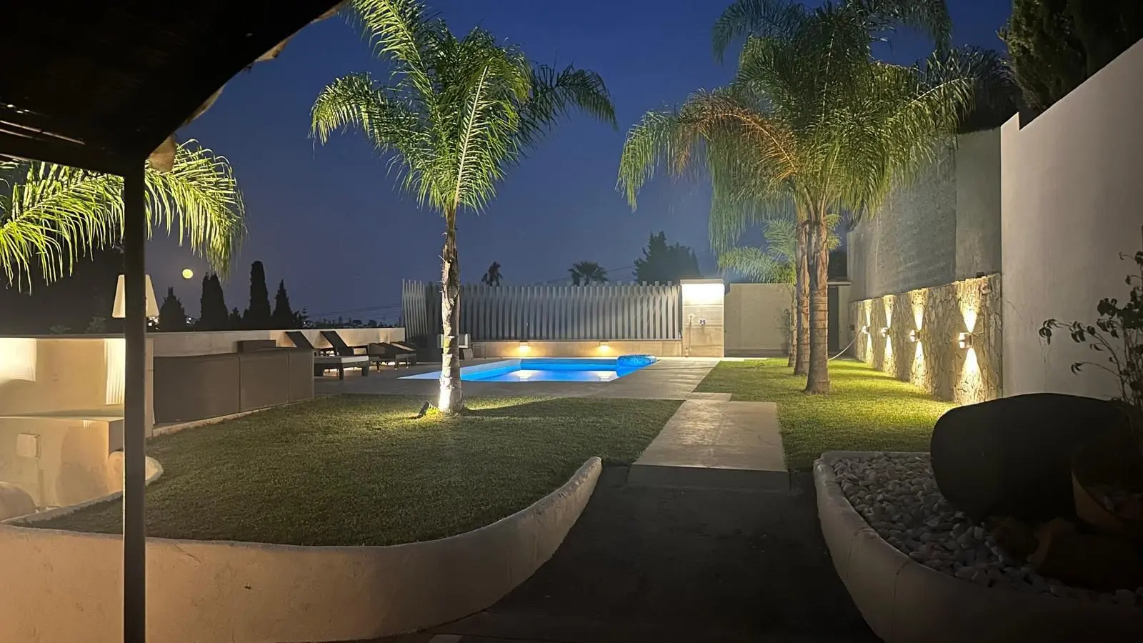 Encantadora Villa Independiente con Potencial de Ampliación y Vistas Espectaculares a La Concha