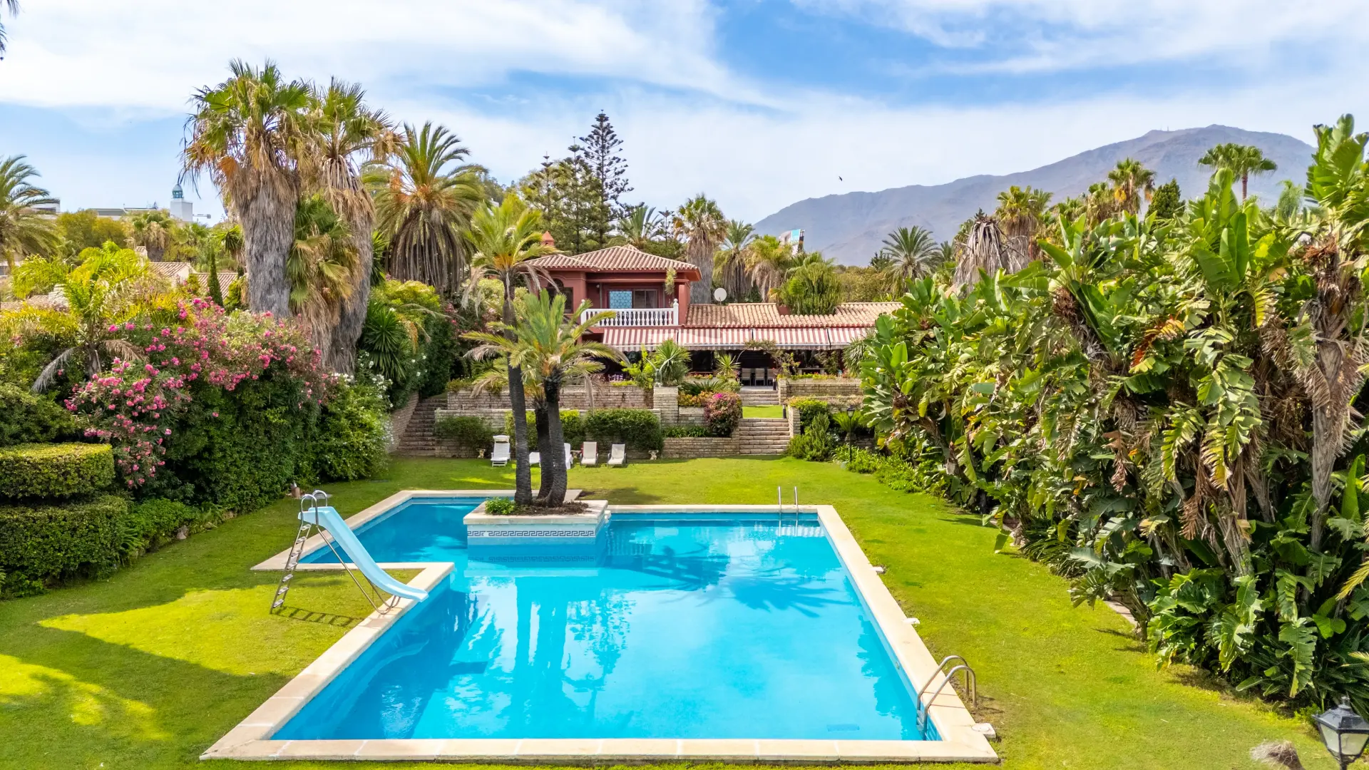 Villa till salu i Estepona