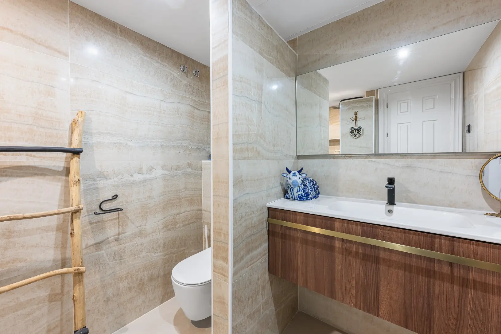 Exclusive Duplex Reformed with Panoramic Sea Views in La Quinta, Benahavís