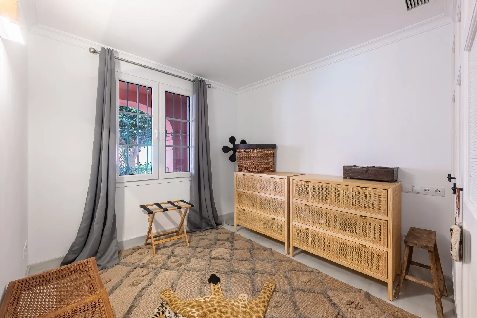 Exclusive Duplex Reformed with Panoramic Sea Views in La Quinta, Benahavís