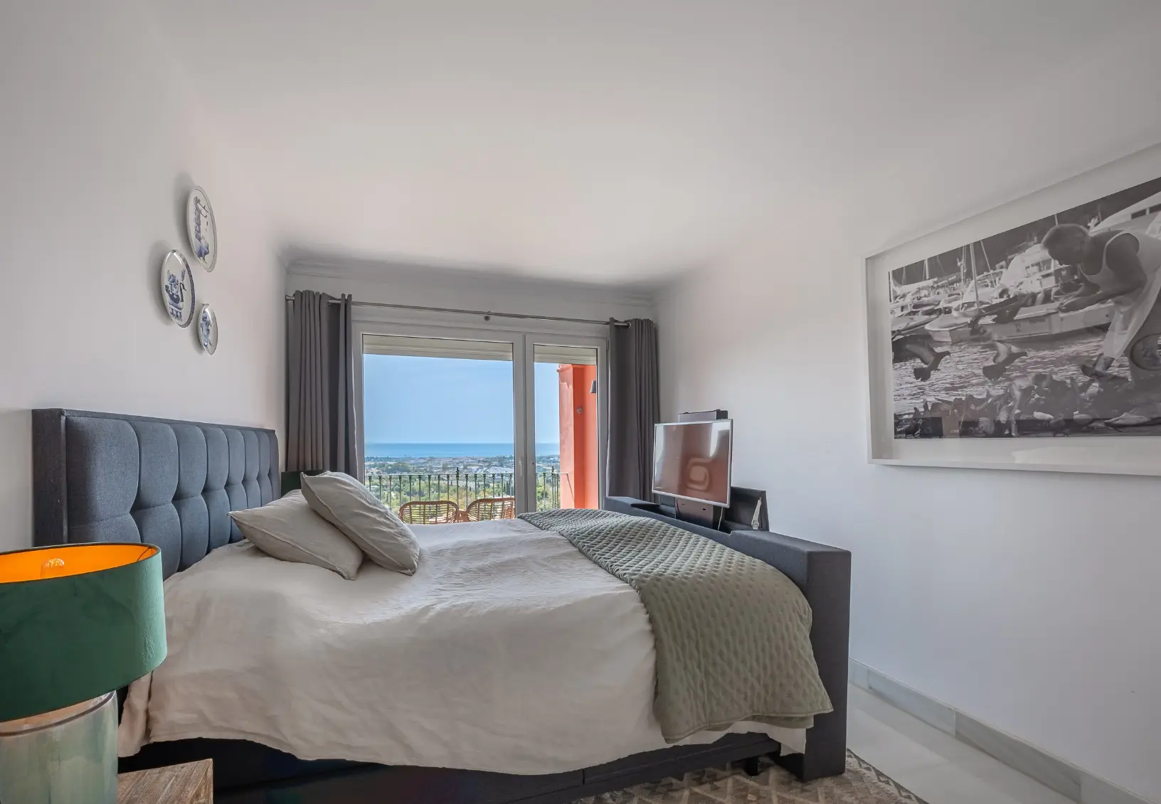 Exclusive Duplex Reformed with Panoramic Sea Views in La Quinta, Benahavís