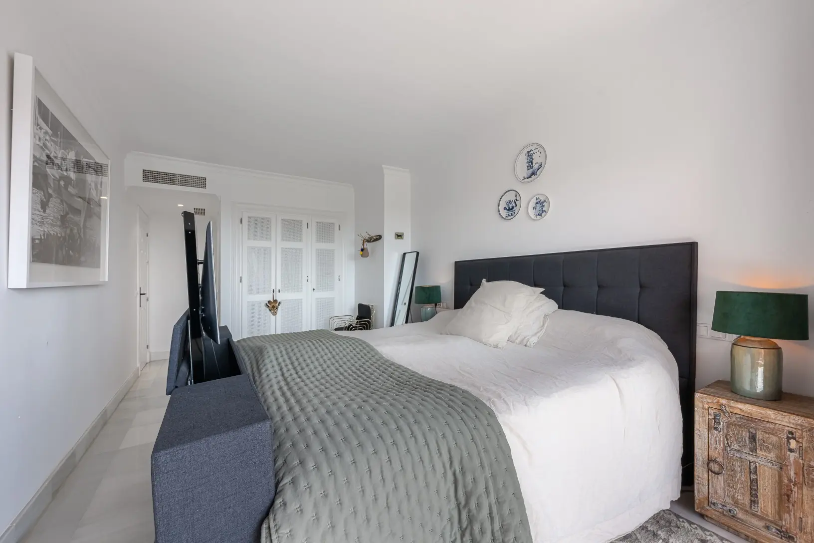 Exclusive Duplex Reformed with Panoramic Sea Views in La Quinta, Benahavís