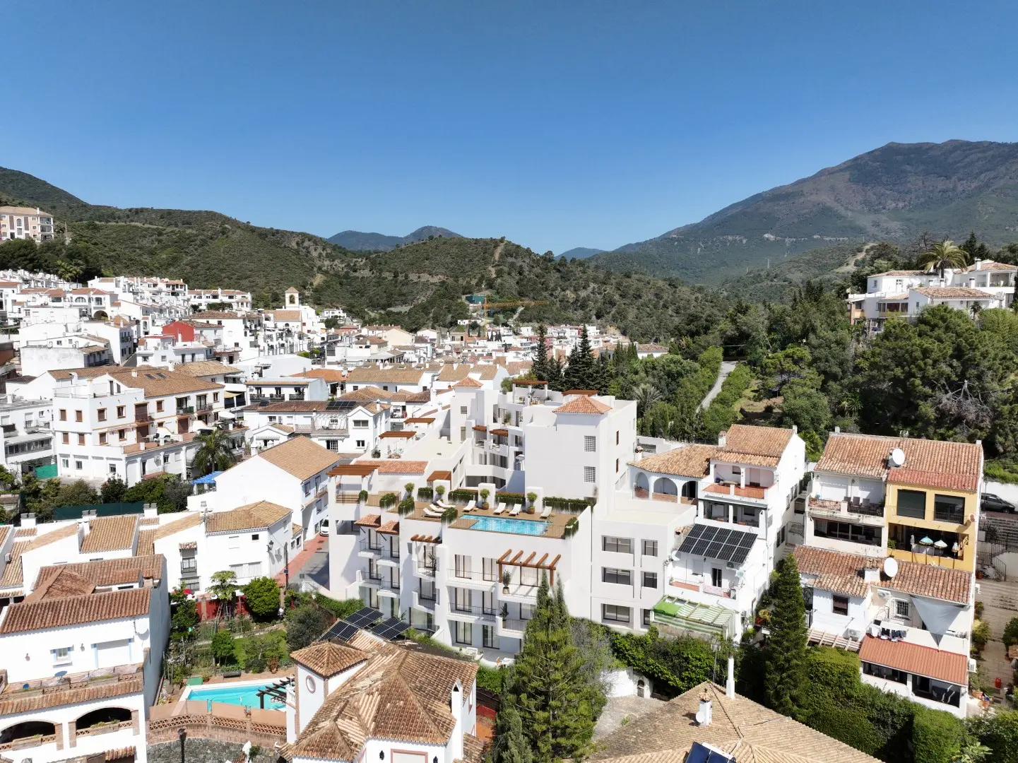 Fuente Lirios, apartments and penthouses in the center of Benahavís