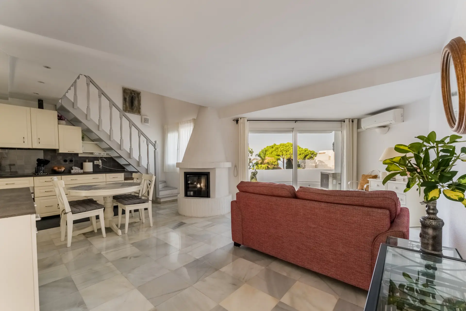 Duplex na wynajem w Calahonda Playa, Mijas Costa
