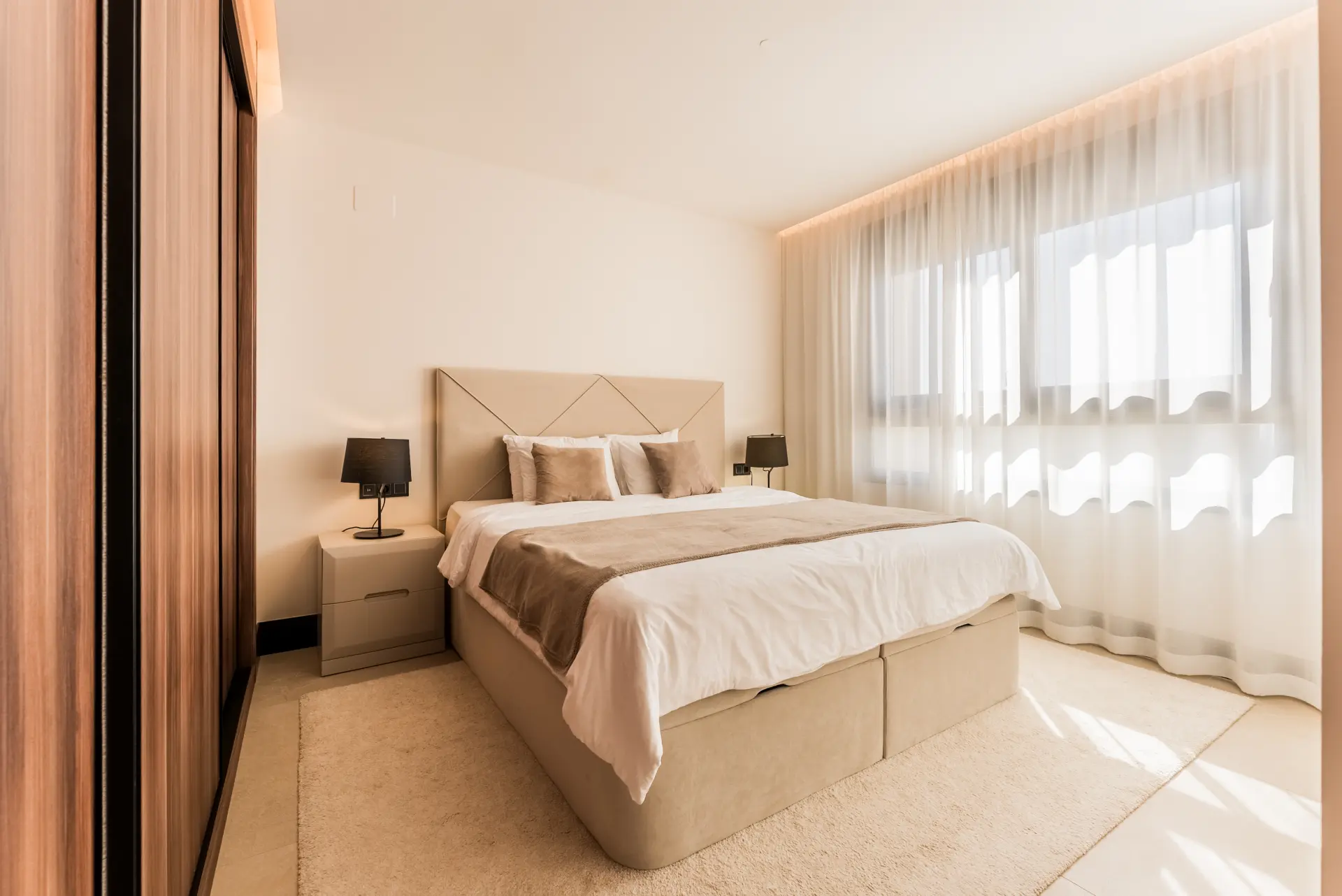 Apartament na wynajem w Marbella Lake, Nueva Andalucia