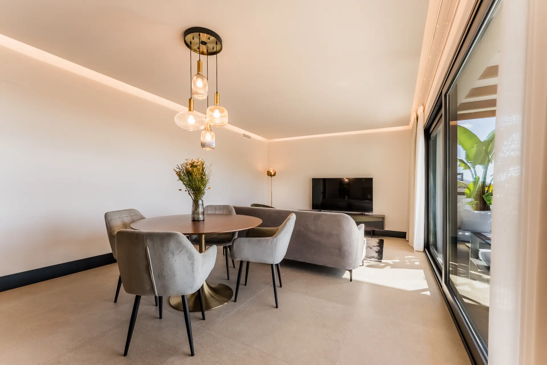 Apartament na wynajem w Marbella Lake, Nueva Andalucia