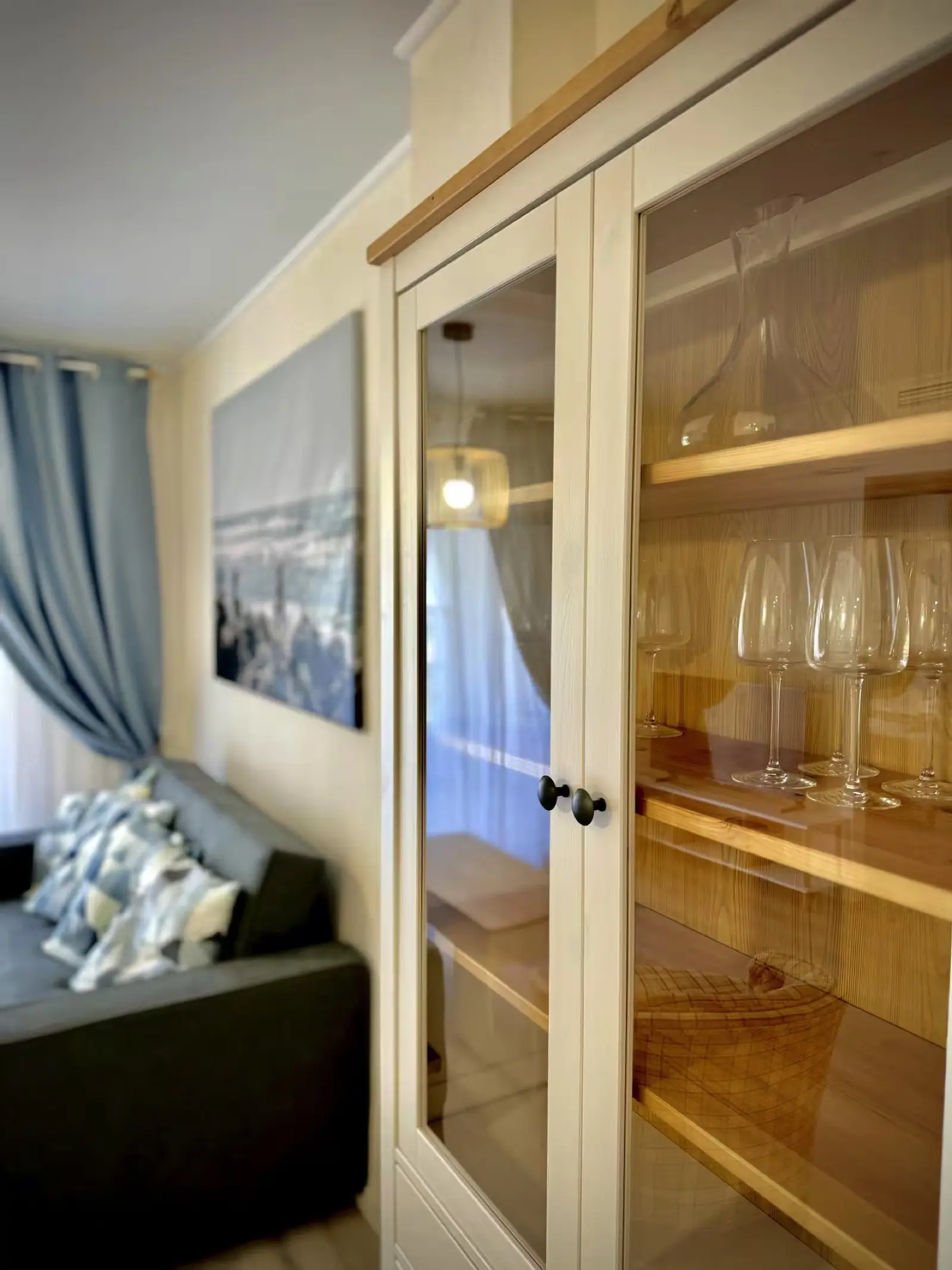 Fully Renovated Beachfront Apartment with Sea Views in Puerto de la Duquesa, Manilva
