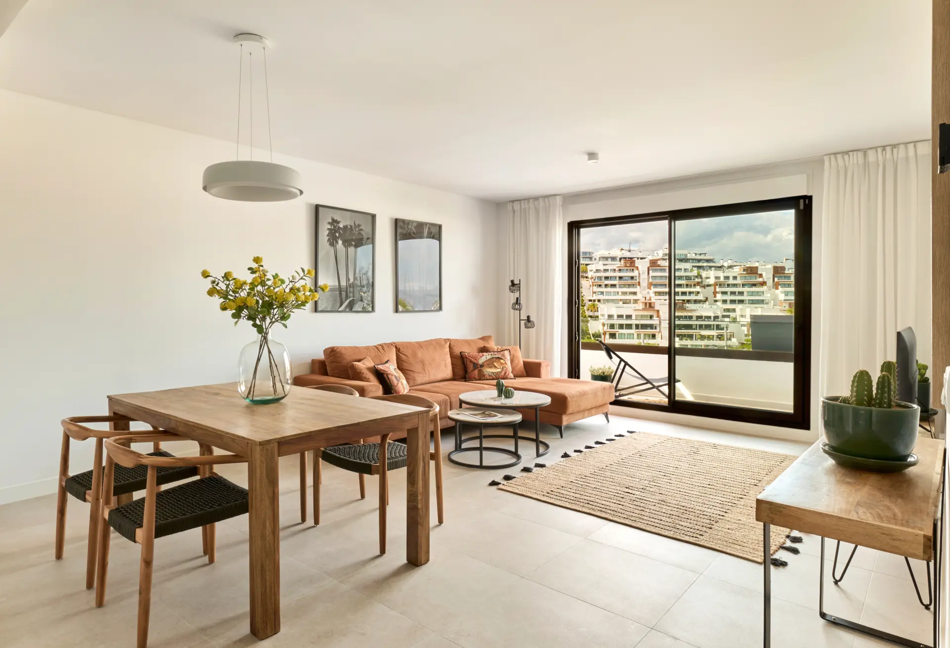 Słoneczny apartament w Las Mesas Homes II – nowoczesny komfort w sercu Estepony
